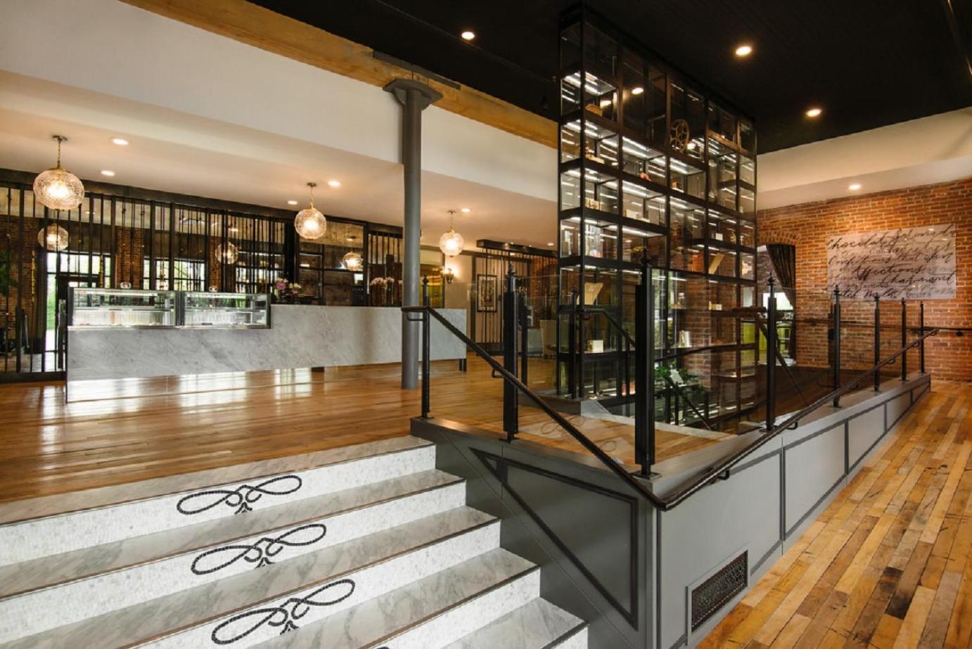 The Charmant Hotel photo 2
