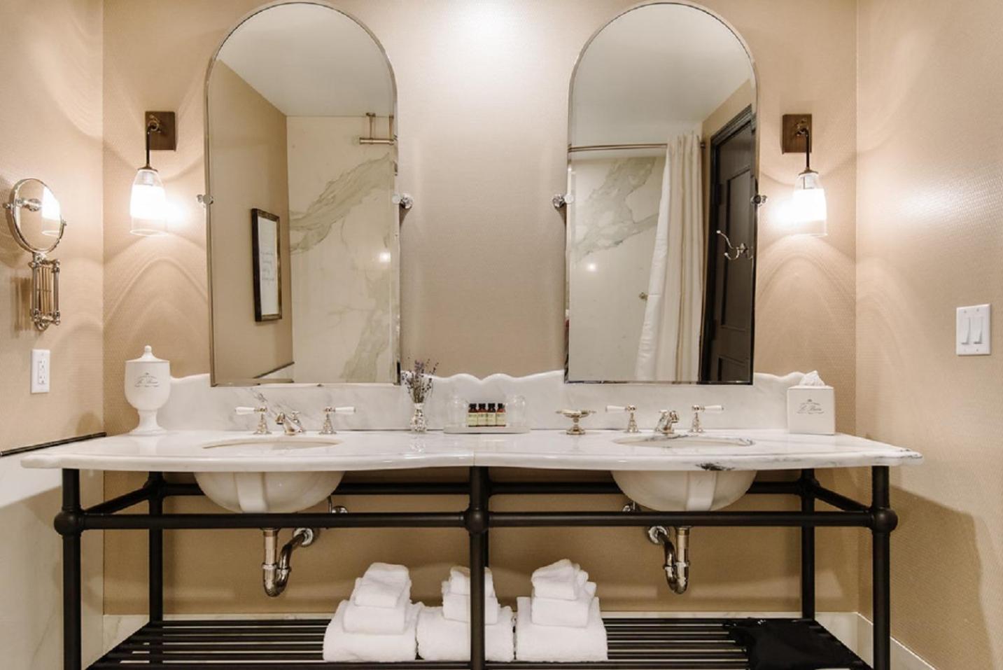 The Charmant Hotel photo 26