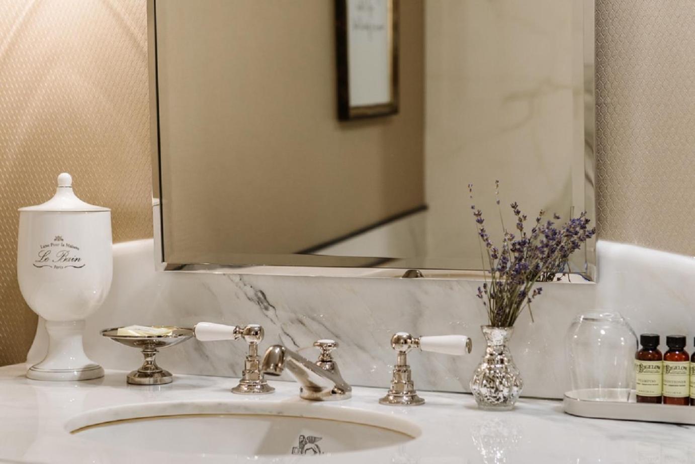 The Charmant Hotel photo 27