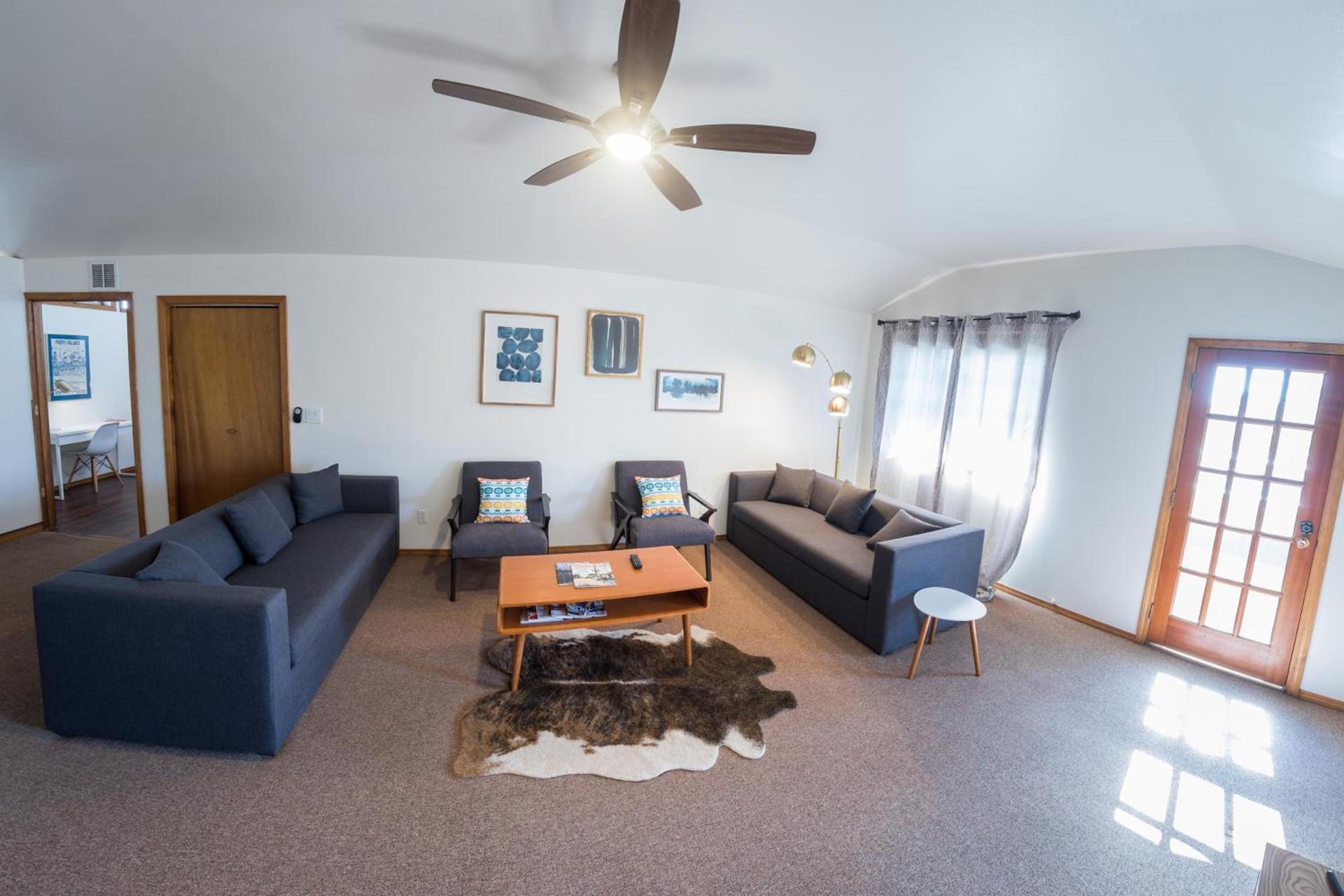 Monarch Motel photo 6