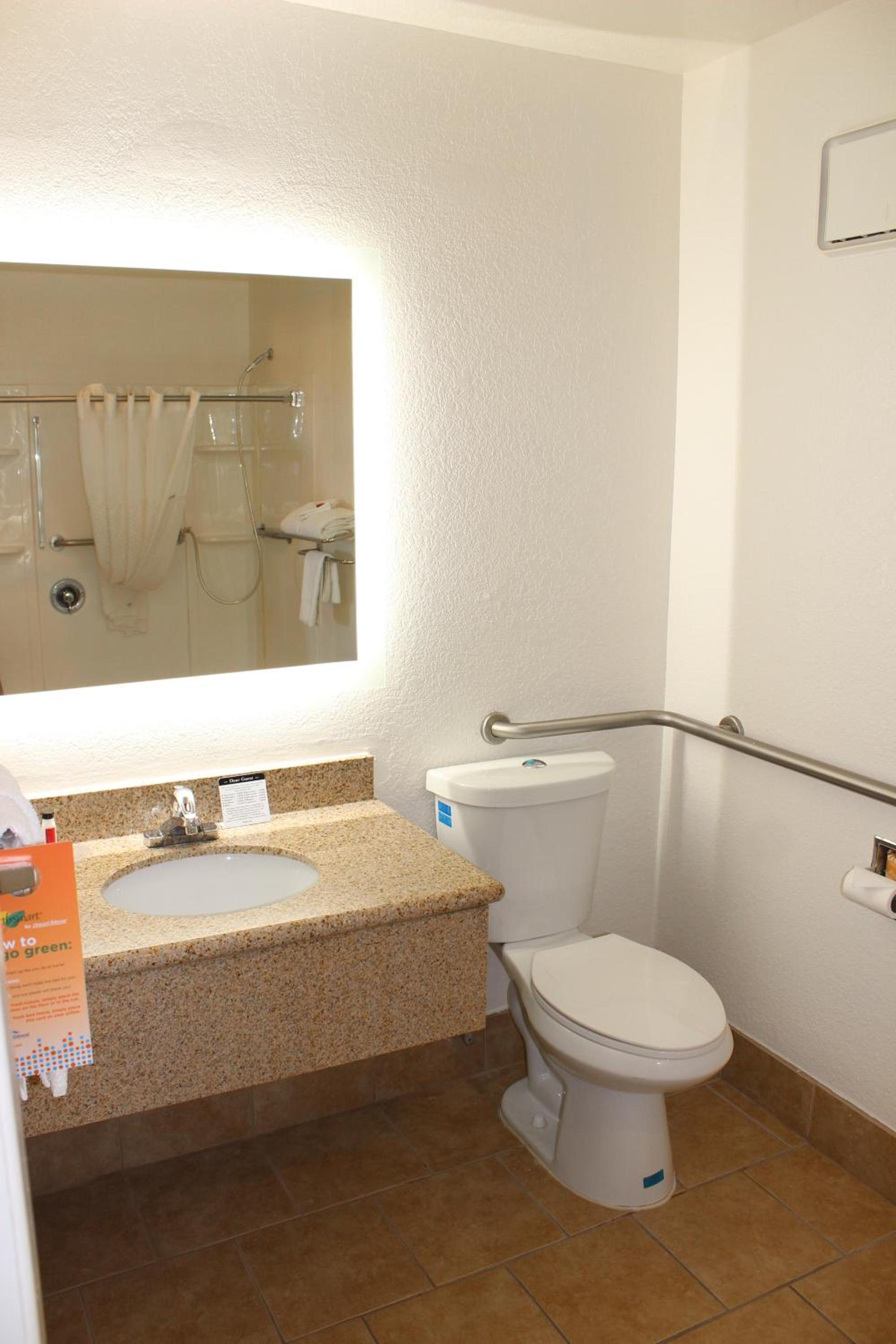 Howard Johnson by Wyndham Holbrook photo 20