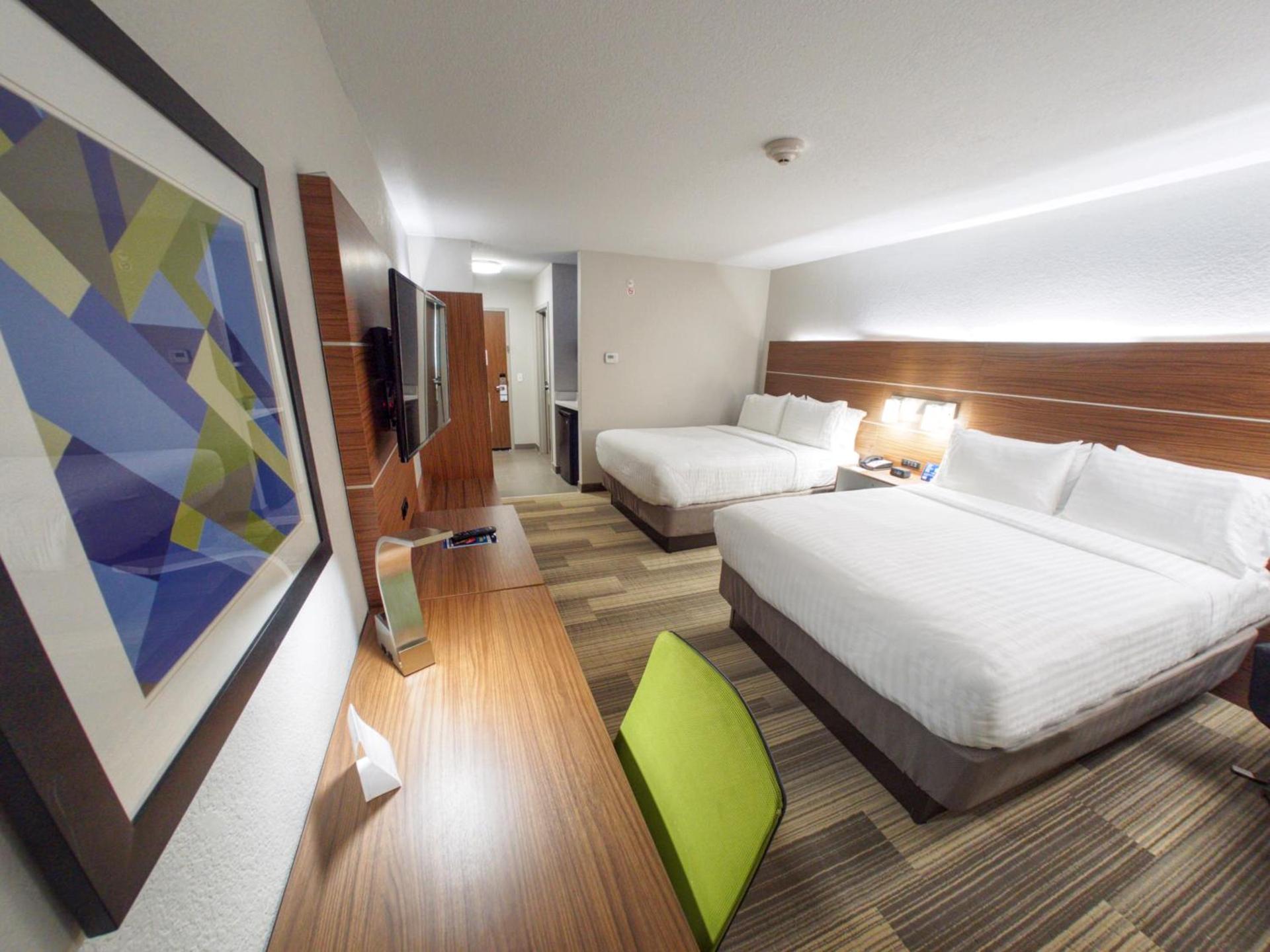 Holiday Inn Express & Suites Moore by IHG photo 10