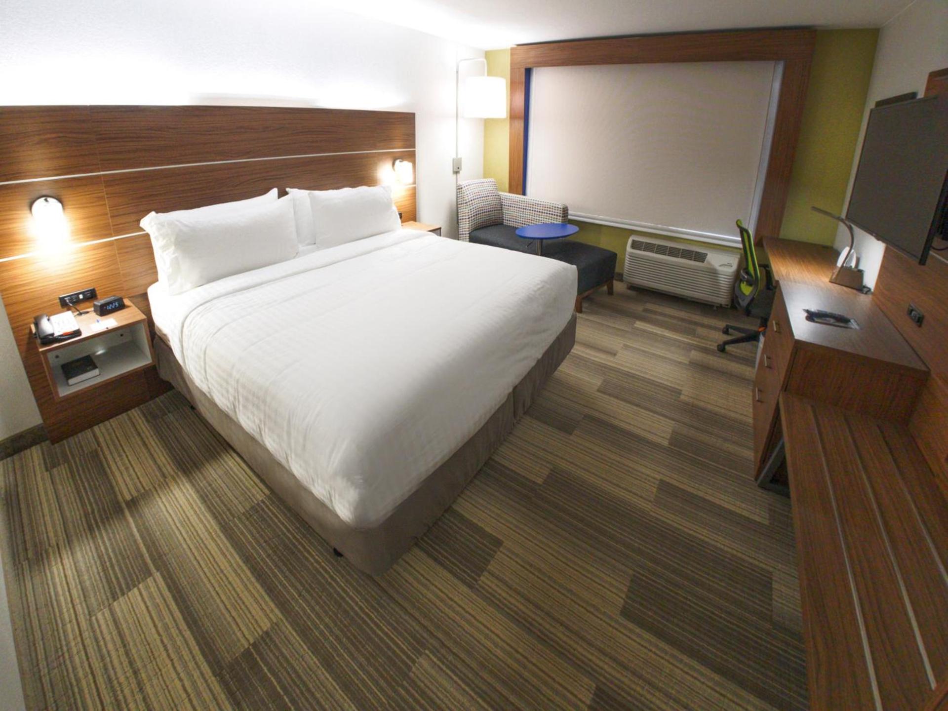Holiday Inn Express & Suites Moore by IHG photo 18