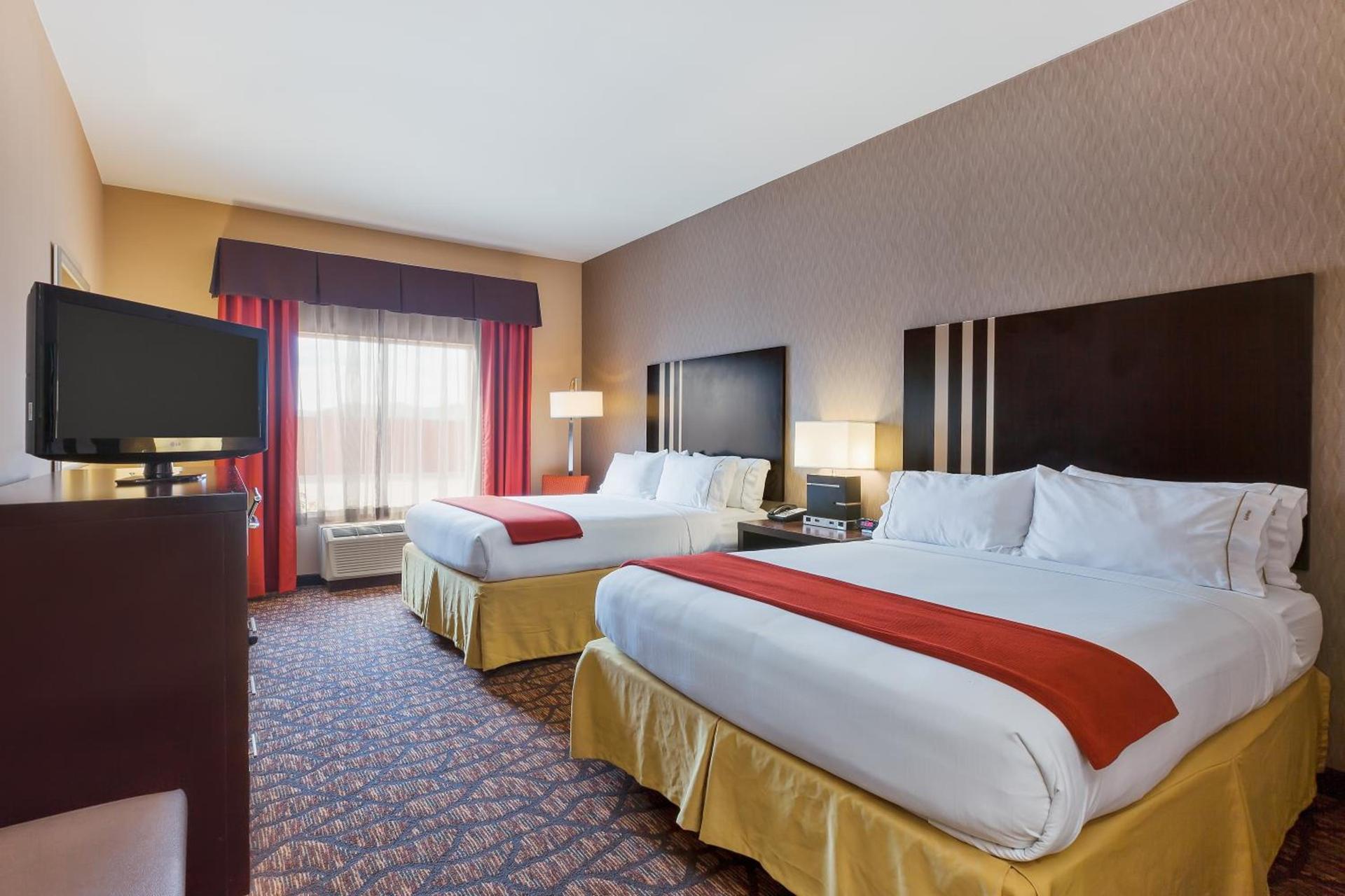 Holiday Inn Express and Suites Alpine by IHG photo 3