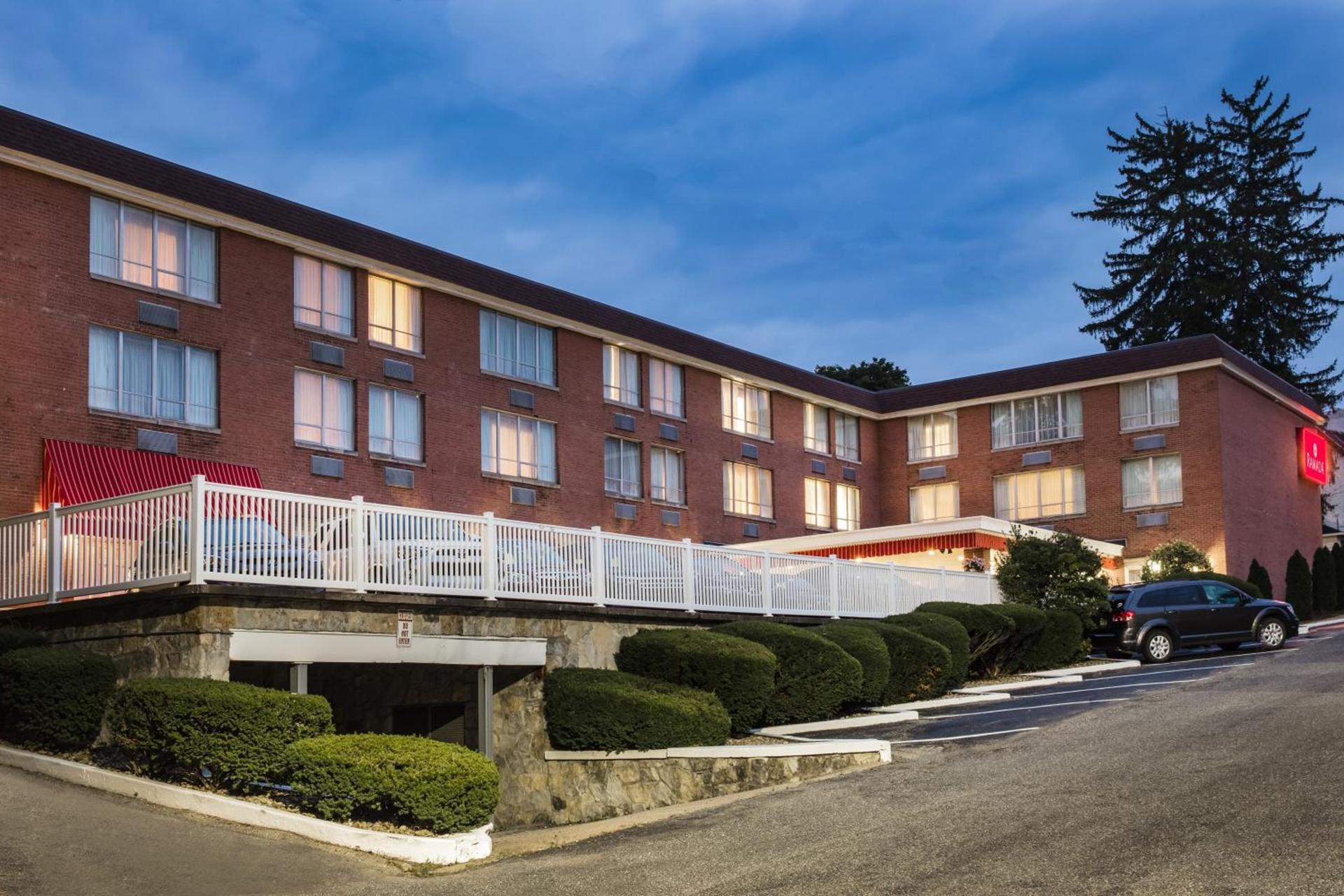 Ramada by Wyndham Ligonier photo 2