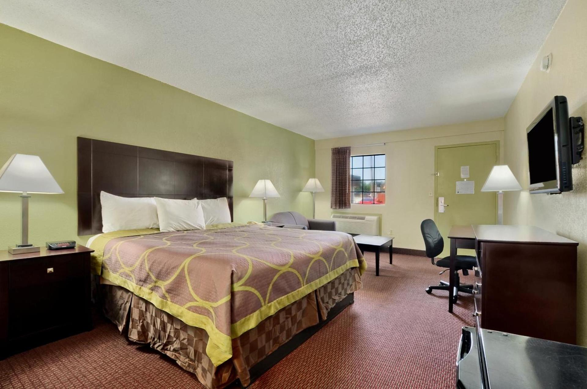 Super 8 by Wyndham Monticello AR photo 30