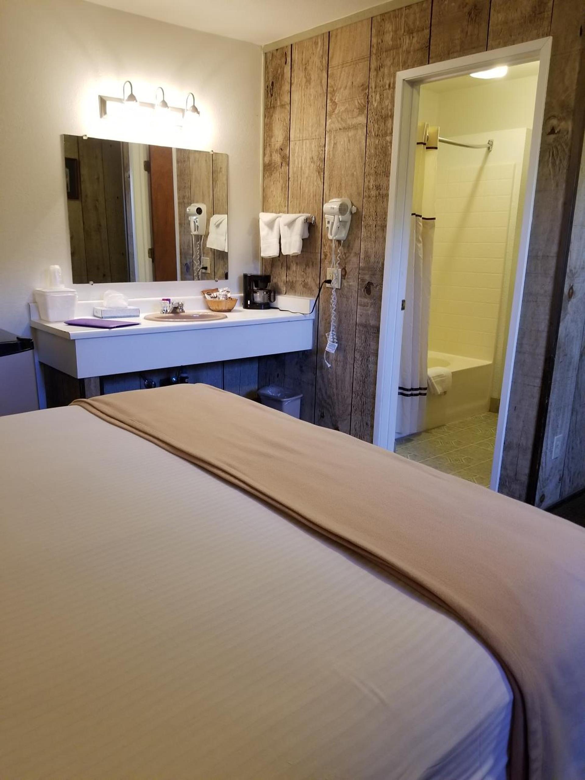 Gold Pan Lodge photo 39