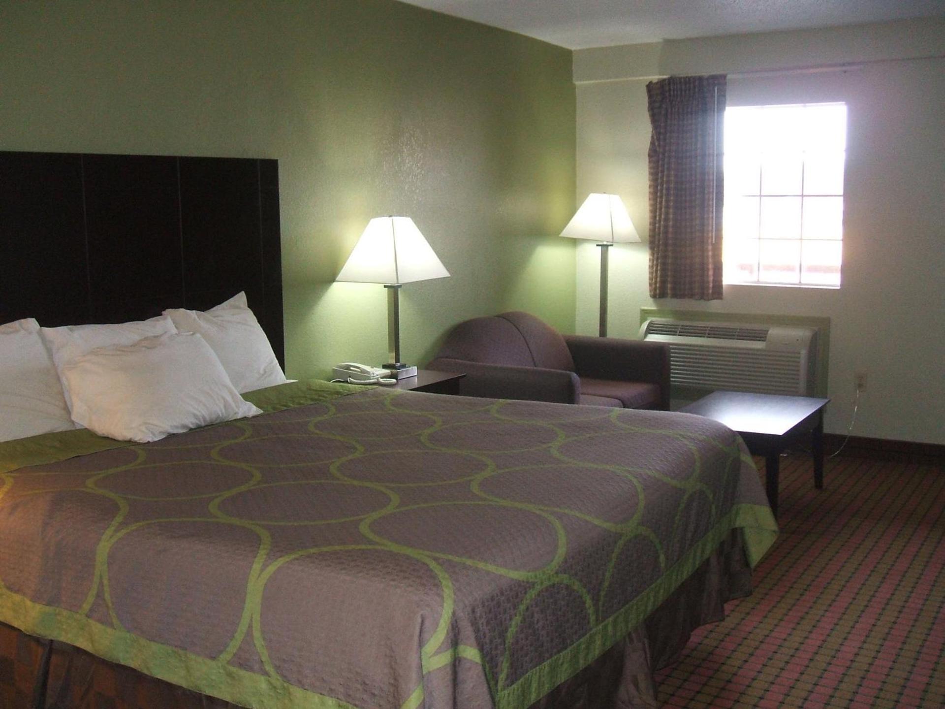 Super 8 by Wyndham Monticello AR photo 23
