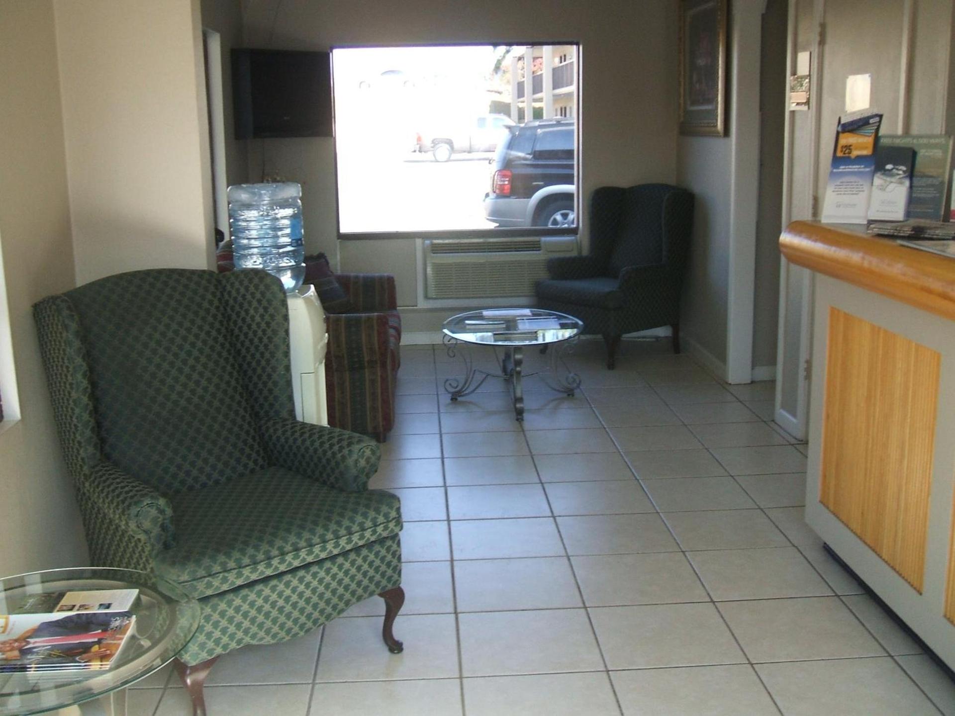 Super 8 by Wyndham Monticello AR photo 17