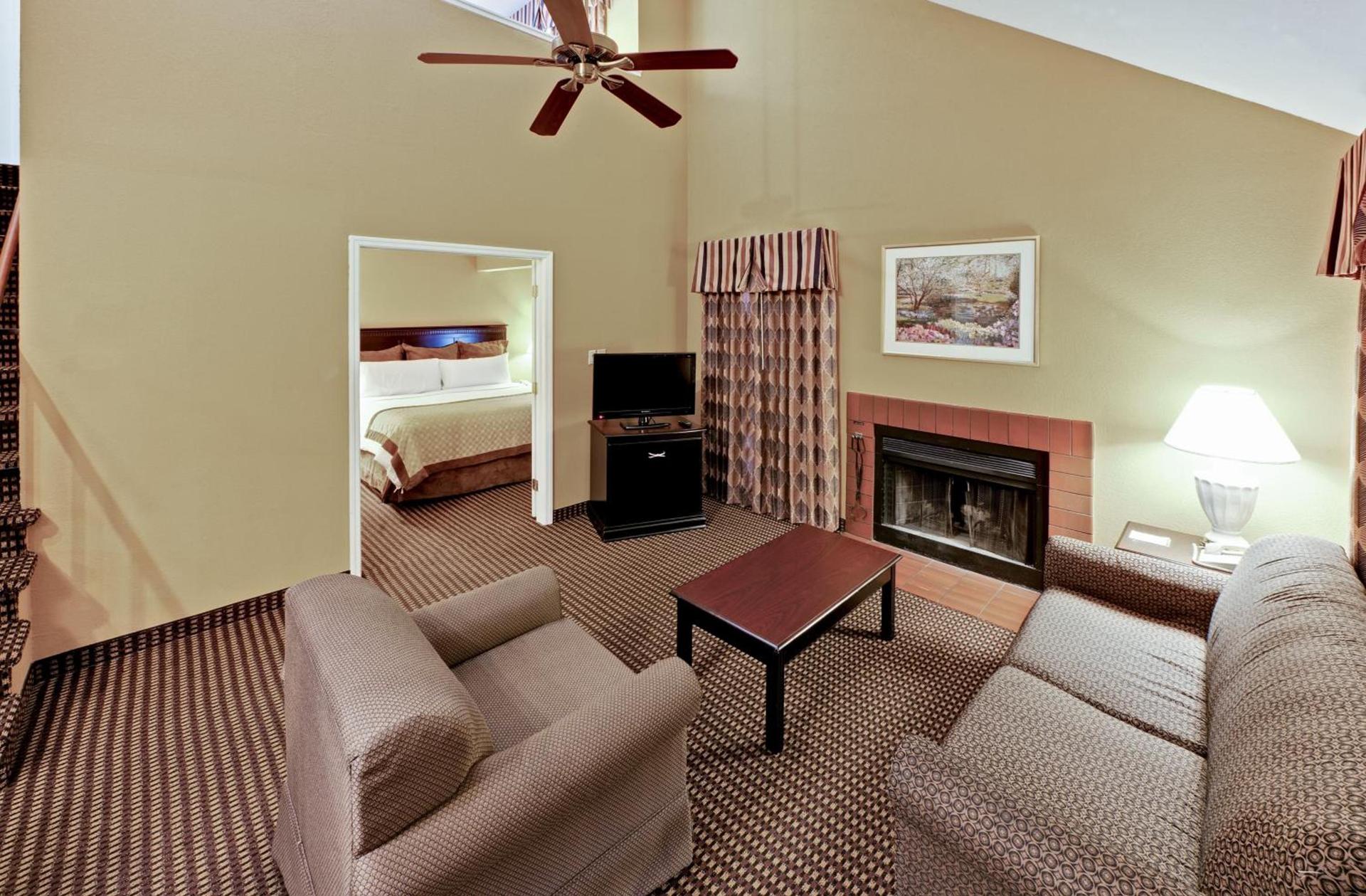 Hawthorn Extended Stay by Wyndham Columbus photo 25