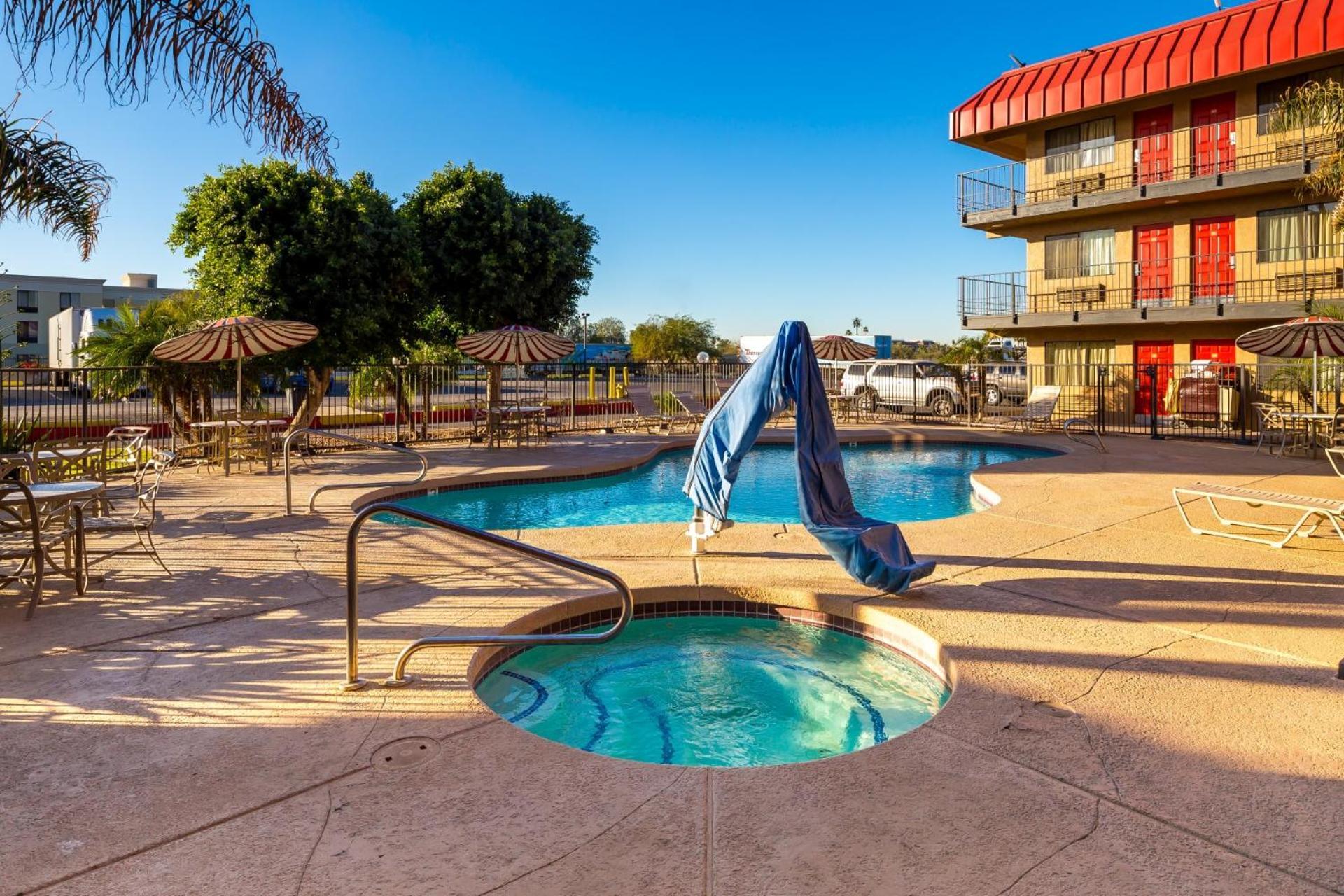 Travelers Inn - Phoenix photo 24