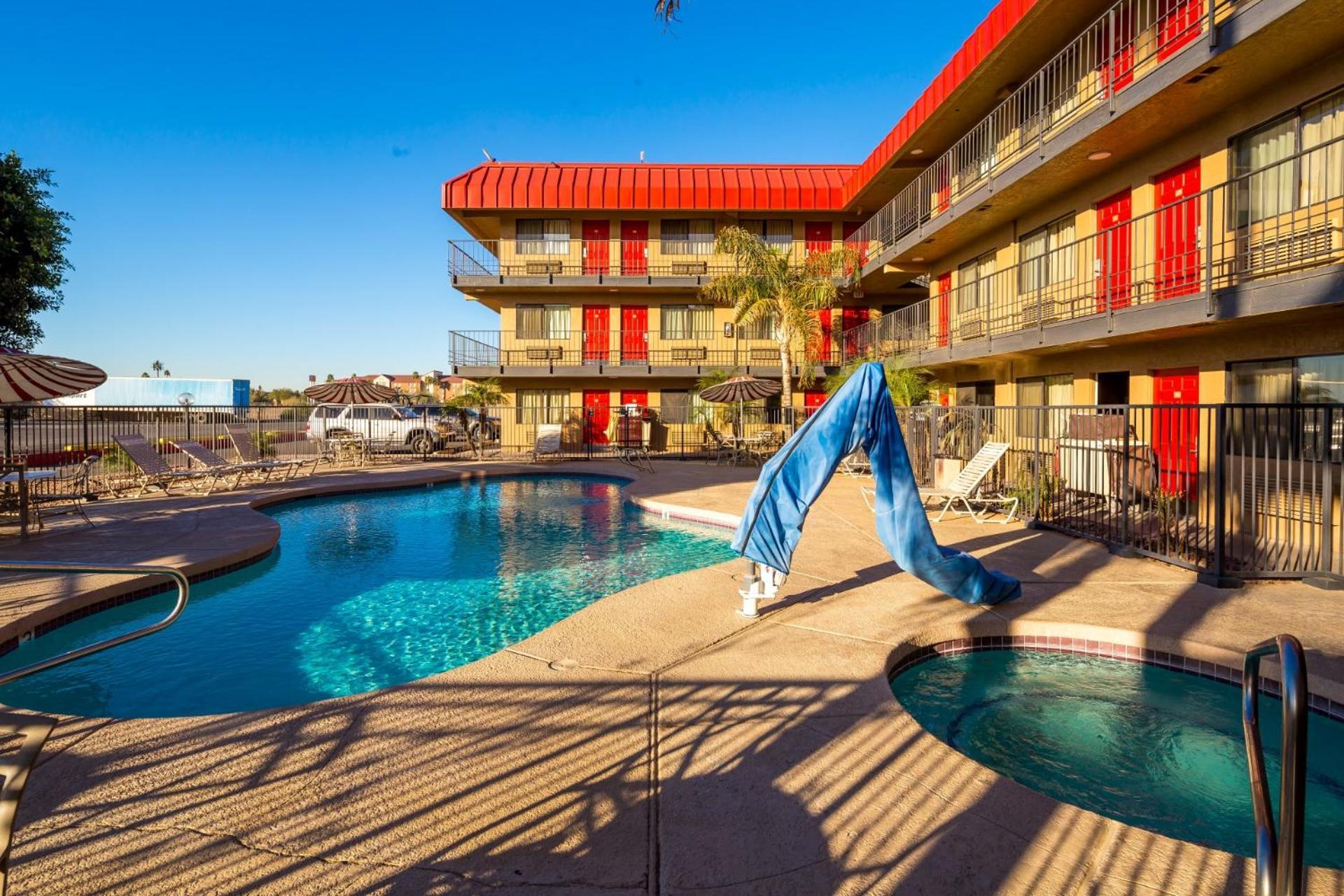 Travelers Inn - Phoenix photo 25