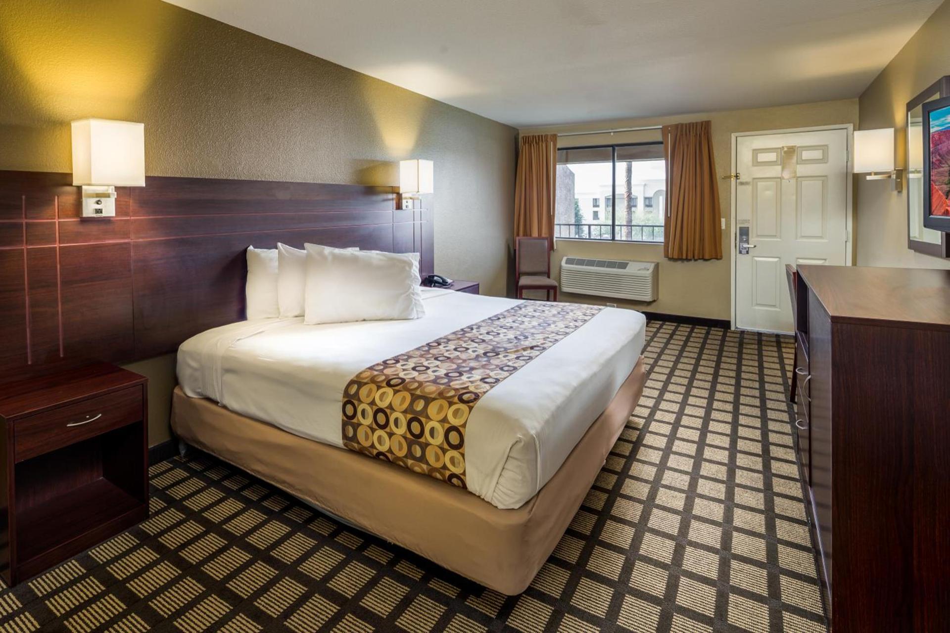 Travelers Inn - Phoenix photo 22