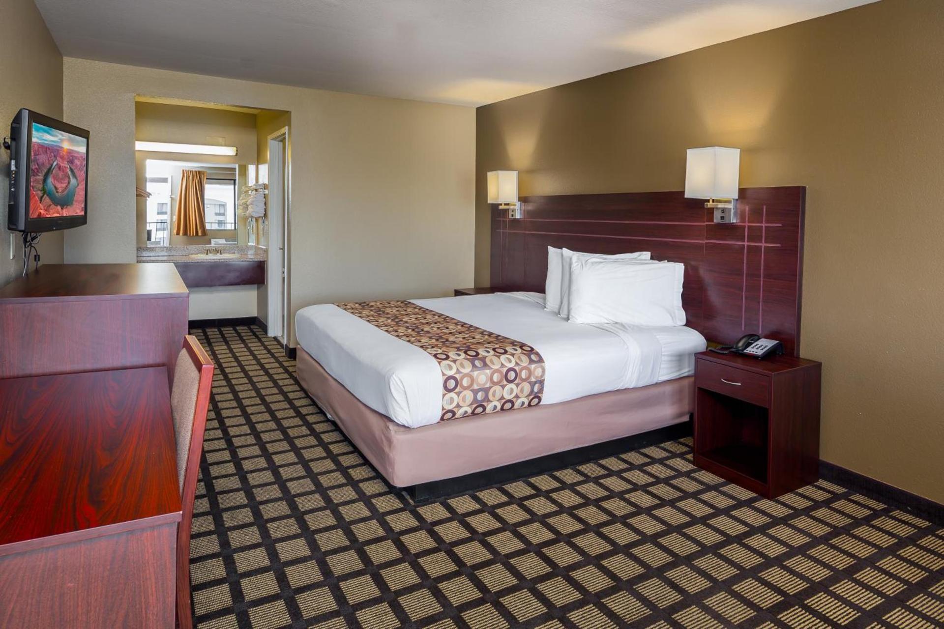 Travelers Inn - Phoenix photo 23