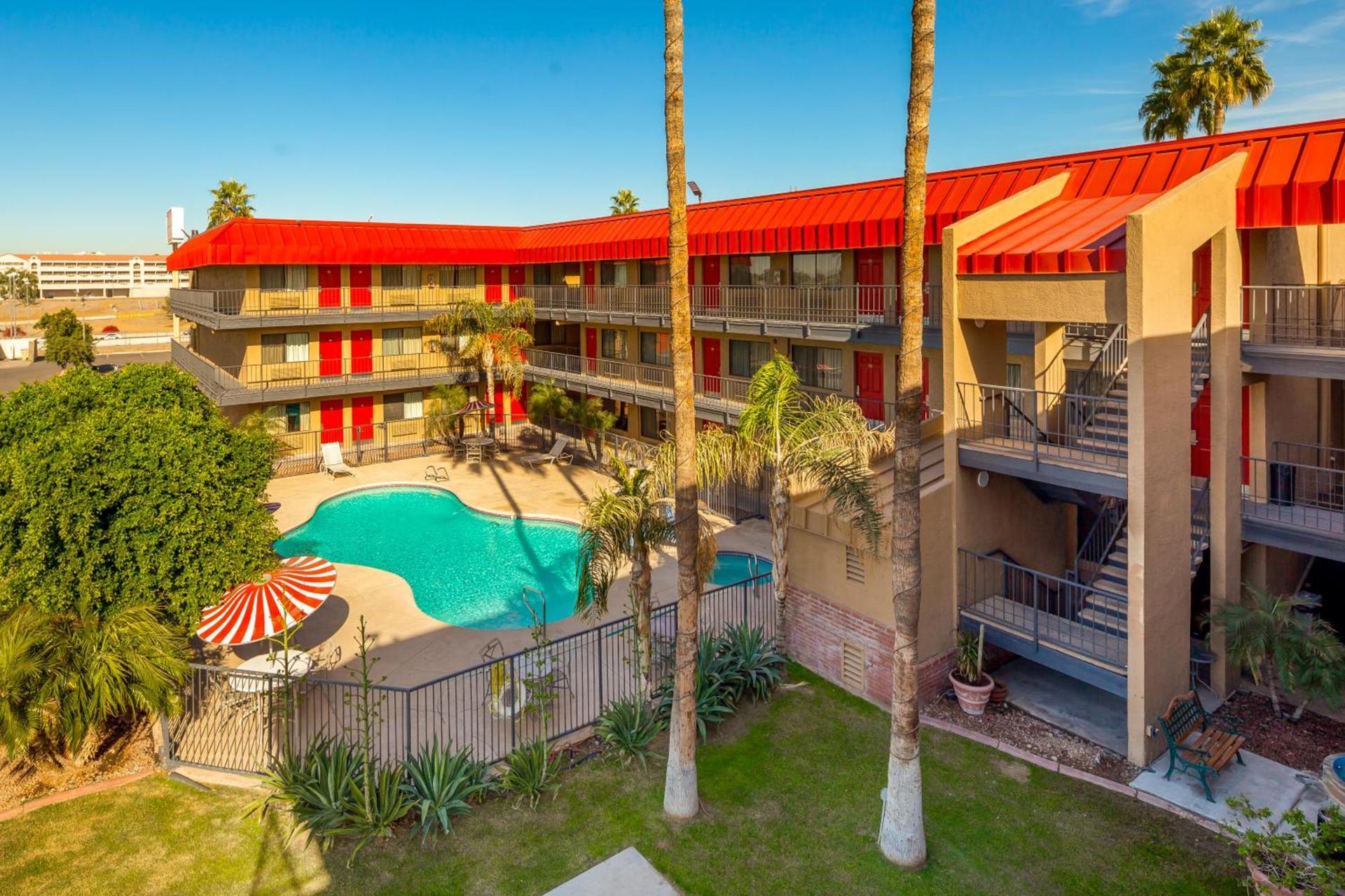 Travelers Inn - Phoenix photo 21