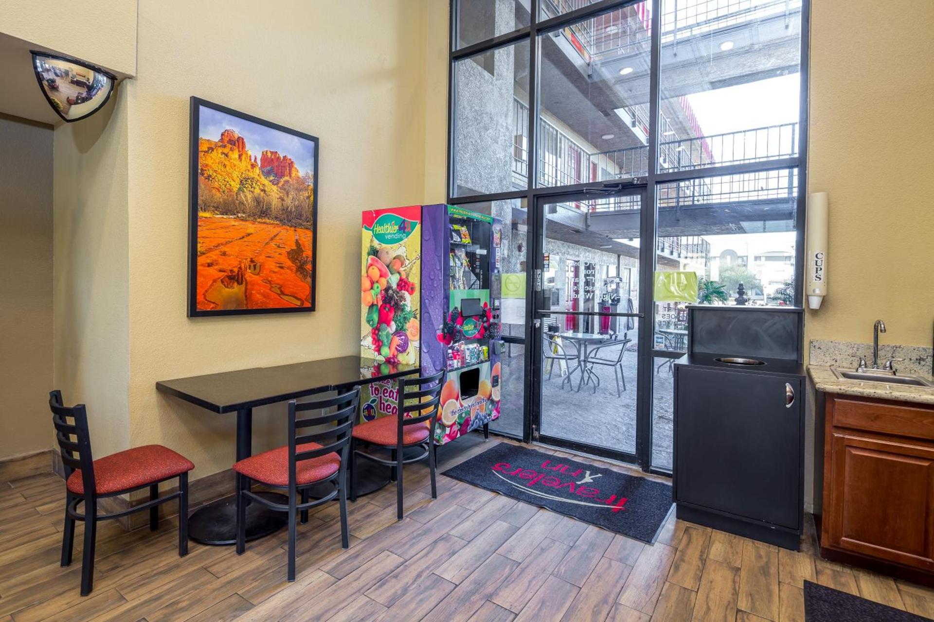 Travelers Inn - Phoenix photo 8