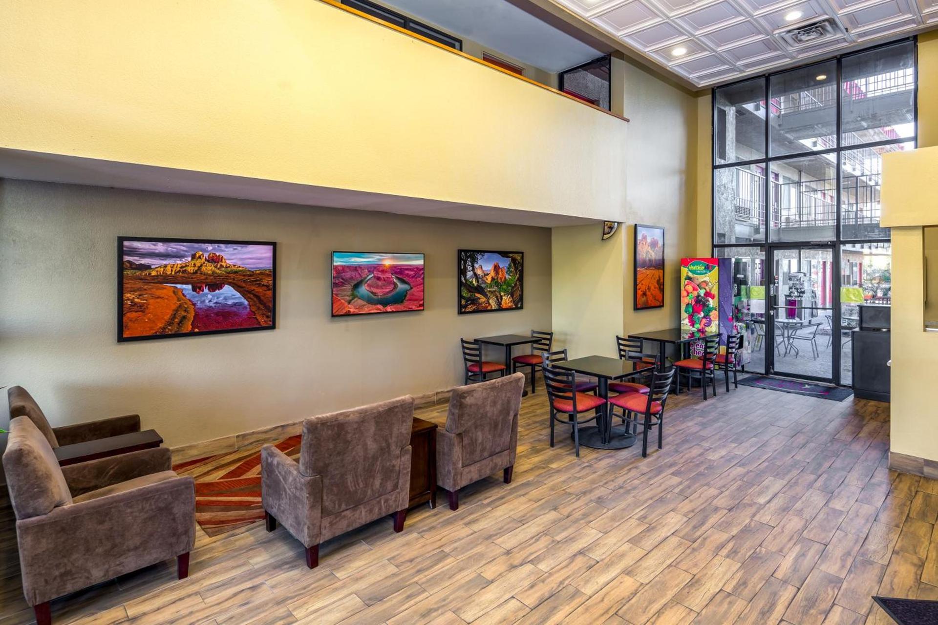 Travelers Inn - Phoenix photo 6