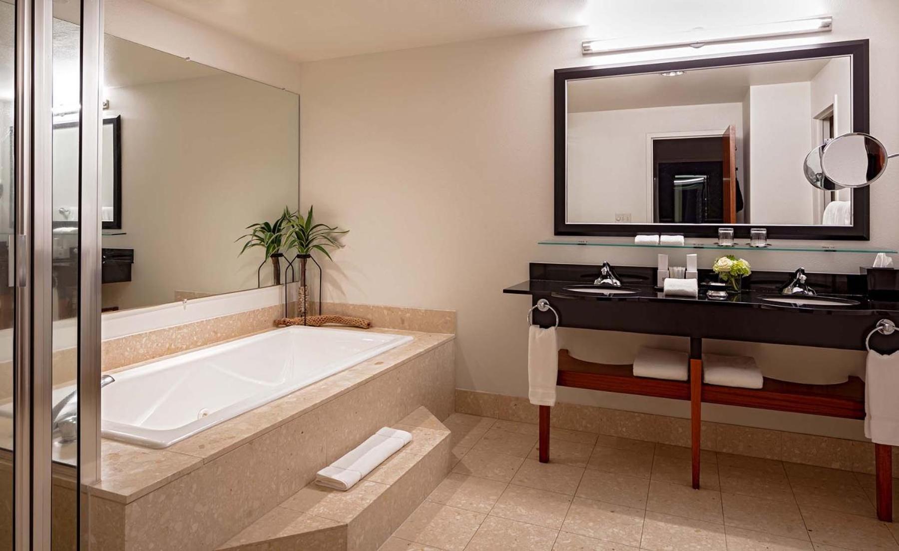 River's Edge Hotel Portland, Tapestry Collection by Hilton photo 60