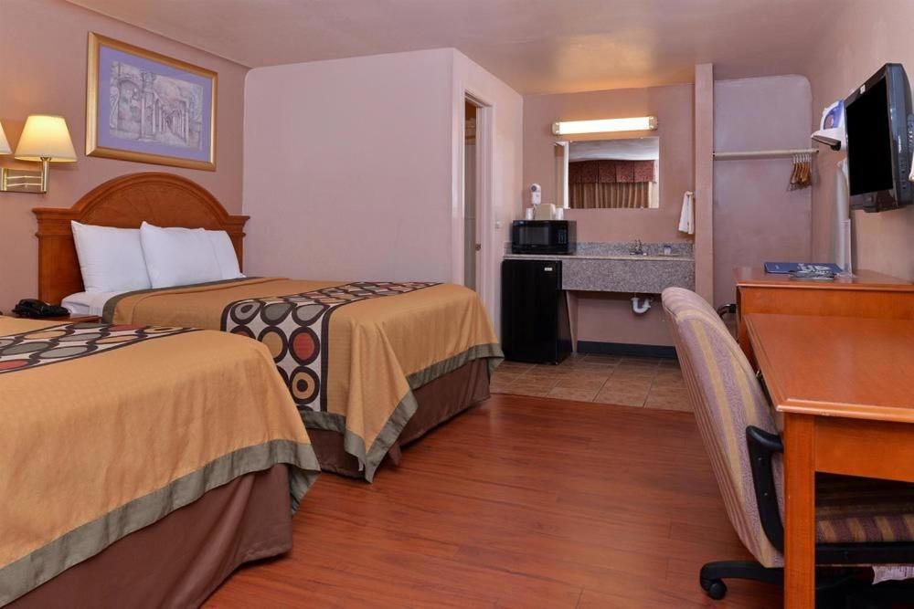 Americas Best Value Inn Eugene photo 15