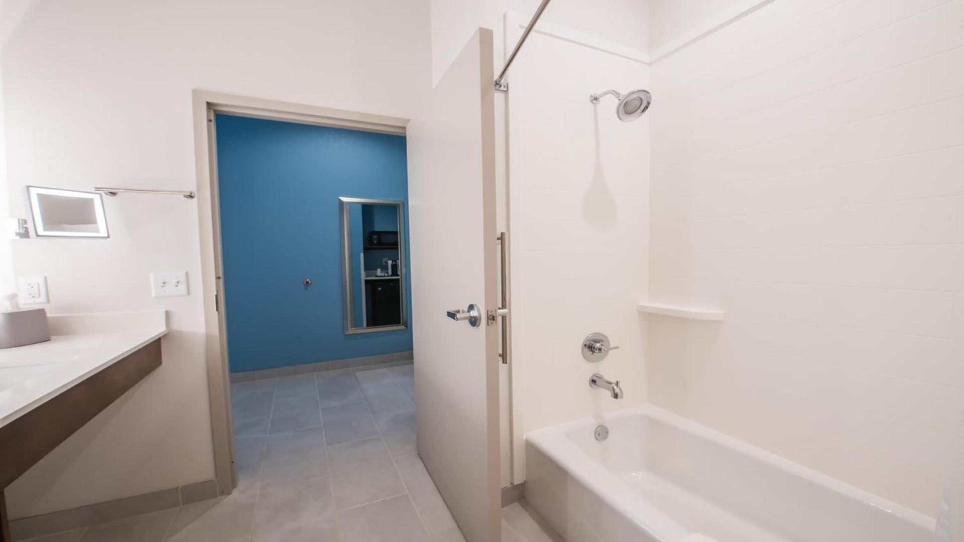 Holiday Inn Express & Suites - Dripping Springs - Austin Area by IHG photo 69