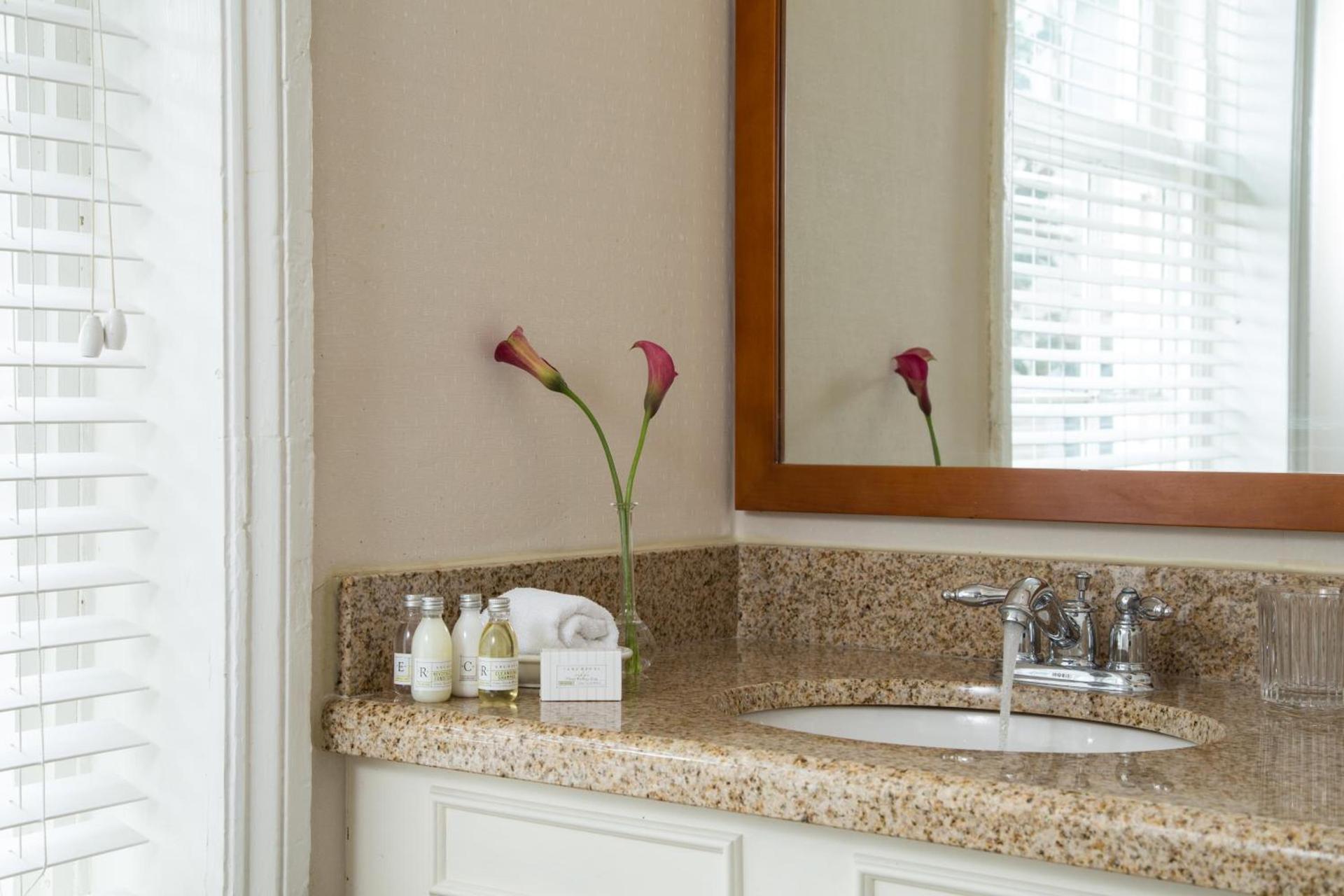 Linden Row Inn photo 23