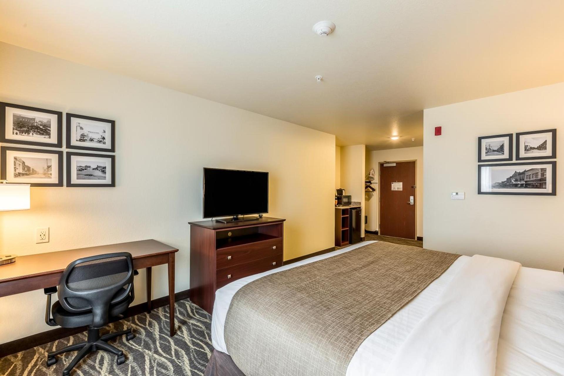 Cobblestone Hotel & Suites - Chippewa Falls photo 22