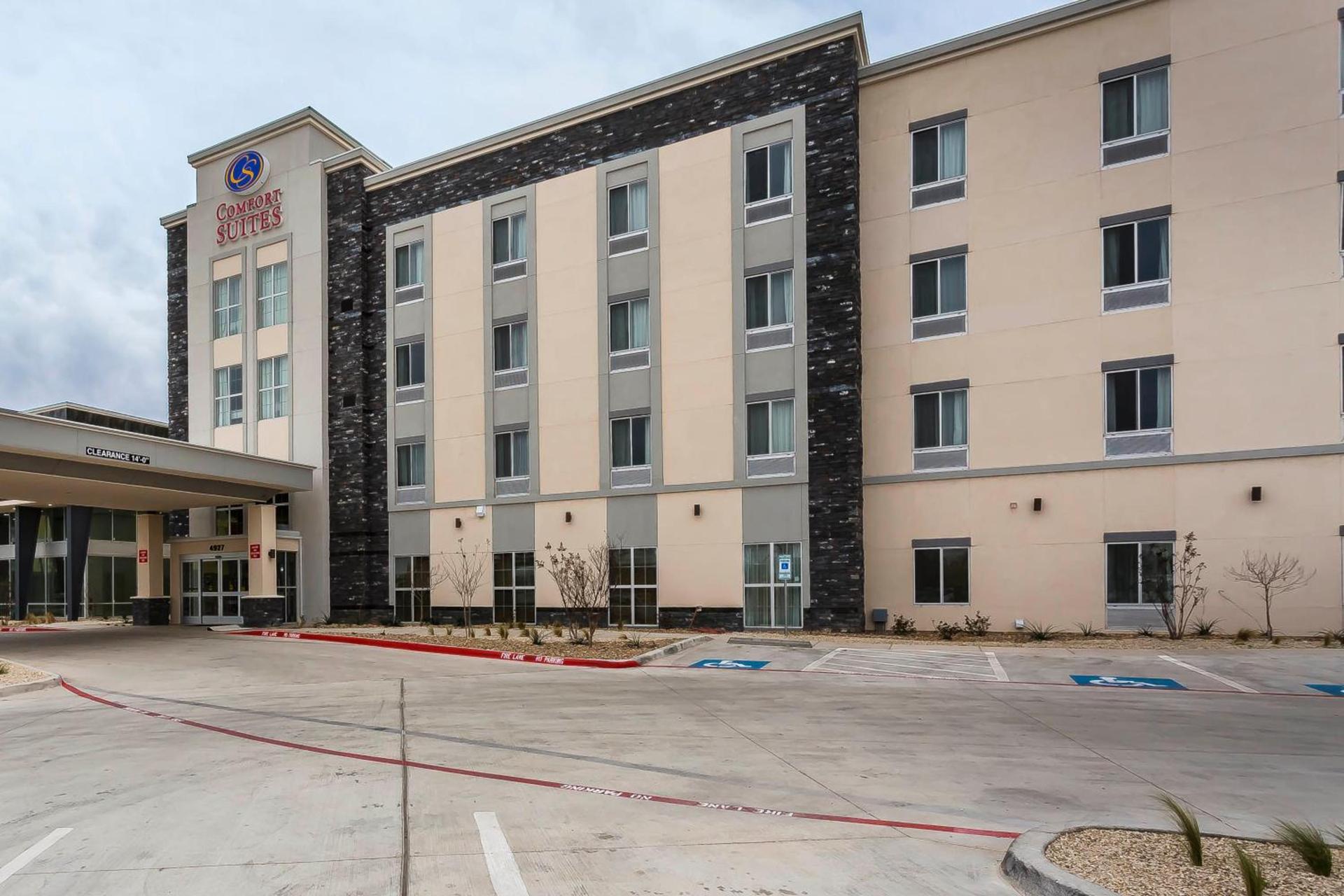 Comfort Suites - University photo 3