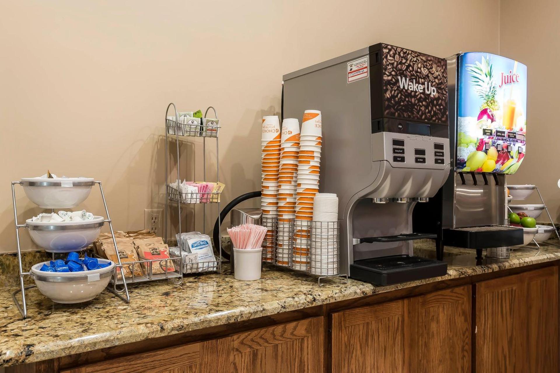 Comfort Suites - University photo 31