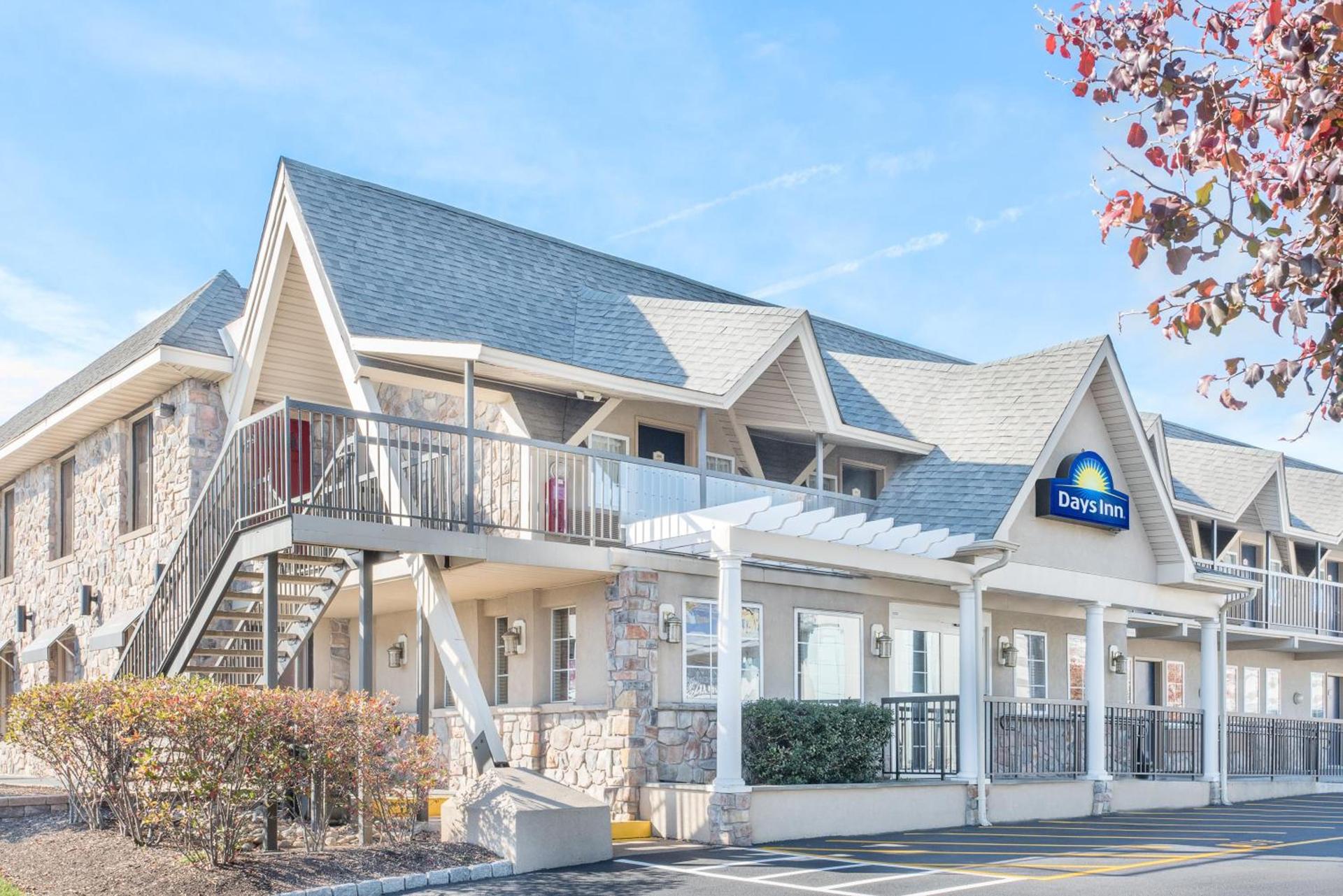 Days Inn by Wyndham Springfield/Phil.Intl Airport photo 2