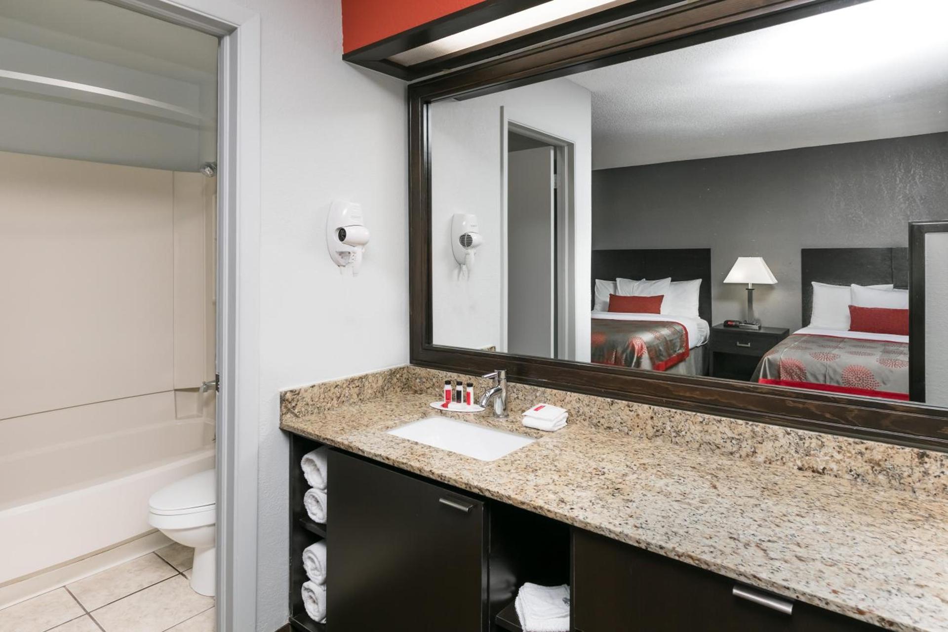 Ramada by Wyndham El Paso photo 41