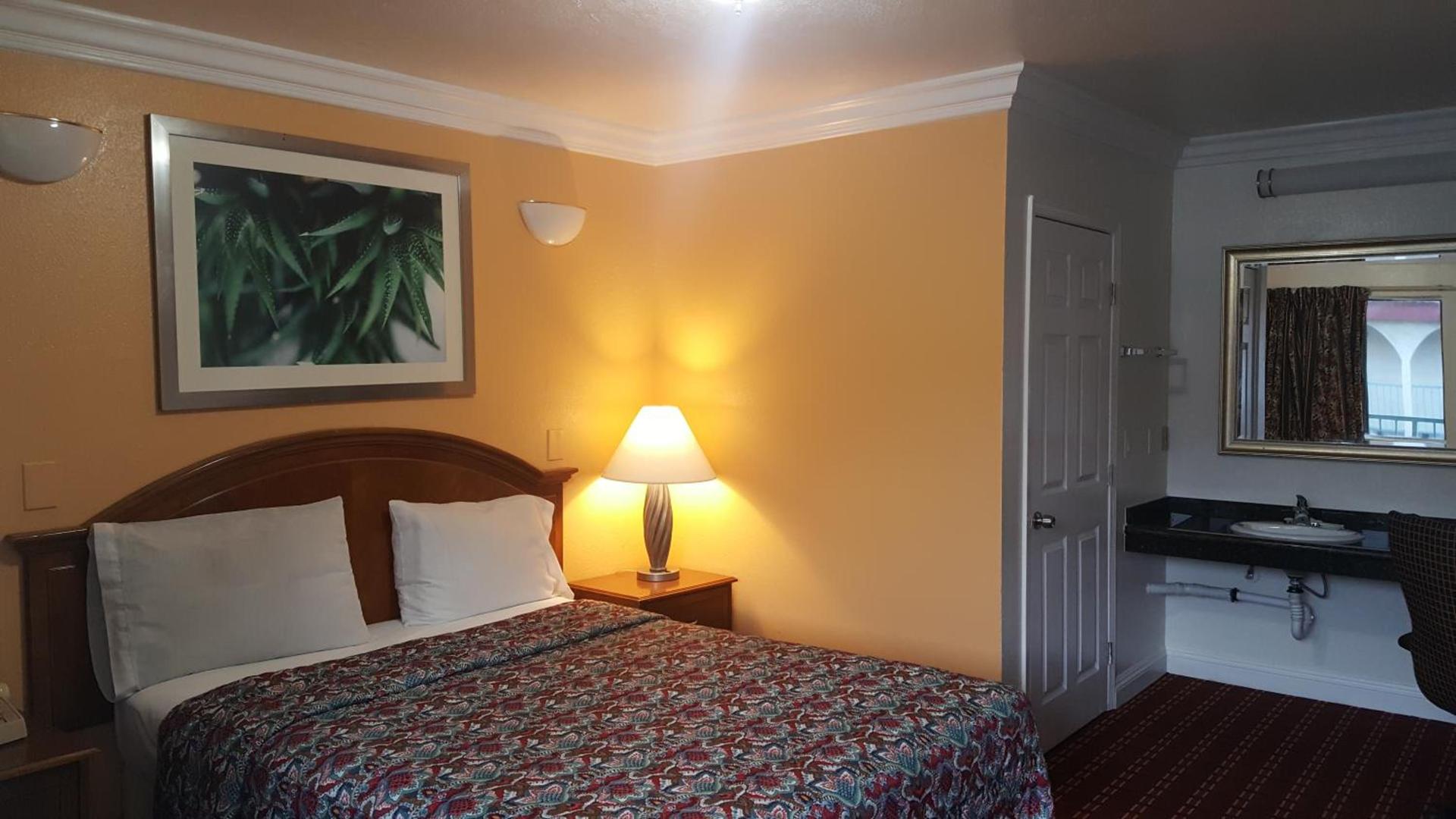Flamingo Inn Long Beach photo 15