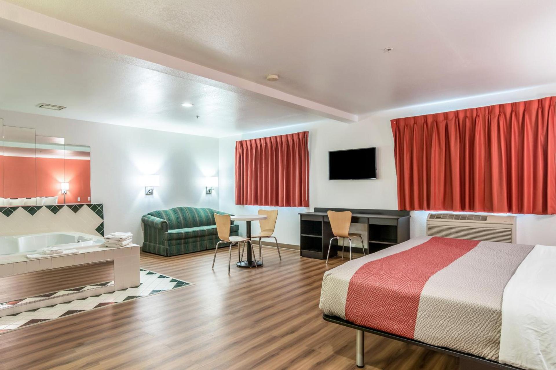 Motel 6-Barkeyville, PA photo 55
