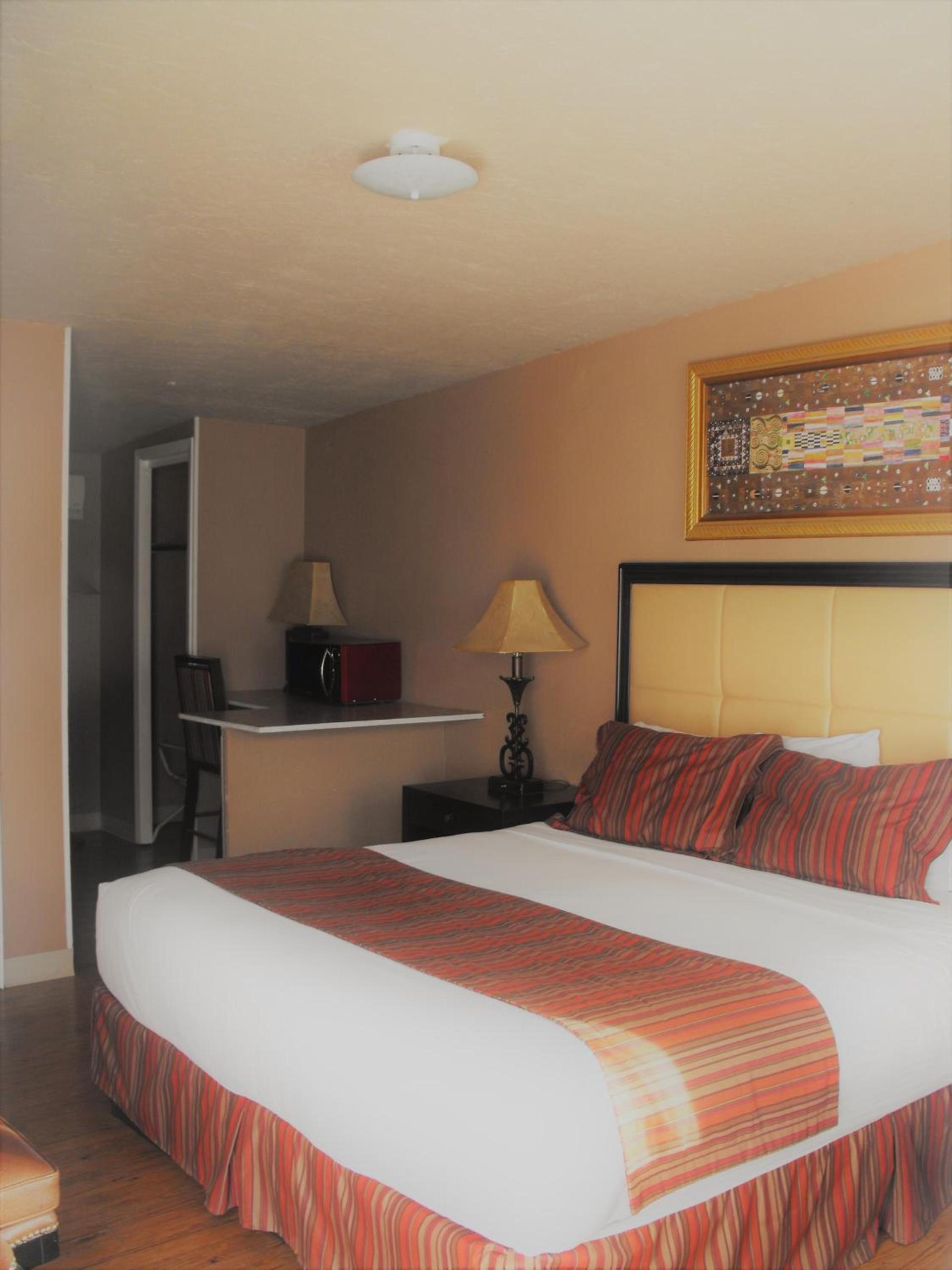 Eagle Crater Lake Inn photo 9