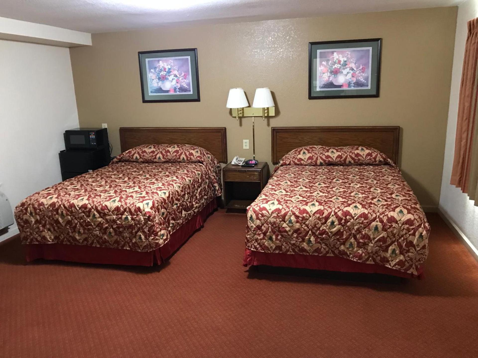 Travelers Inn photo 4