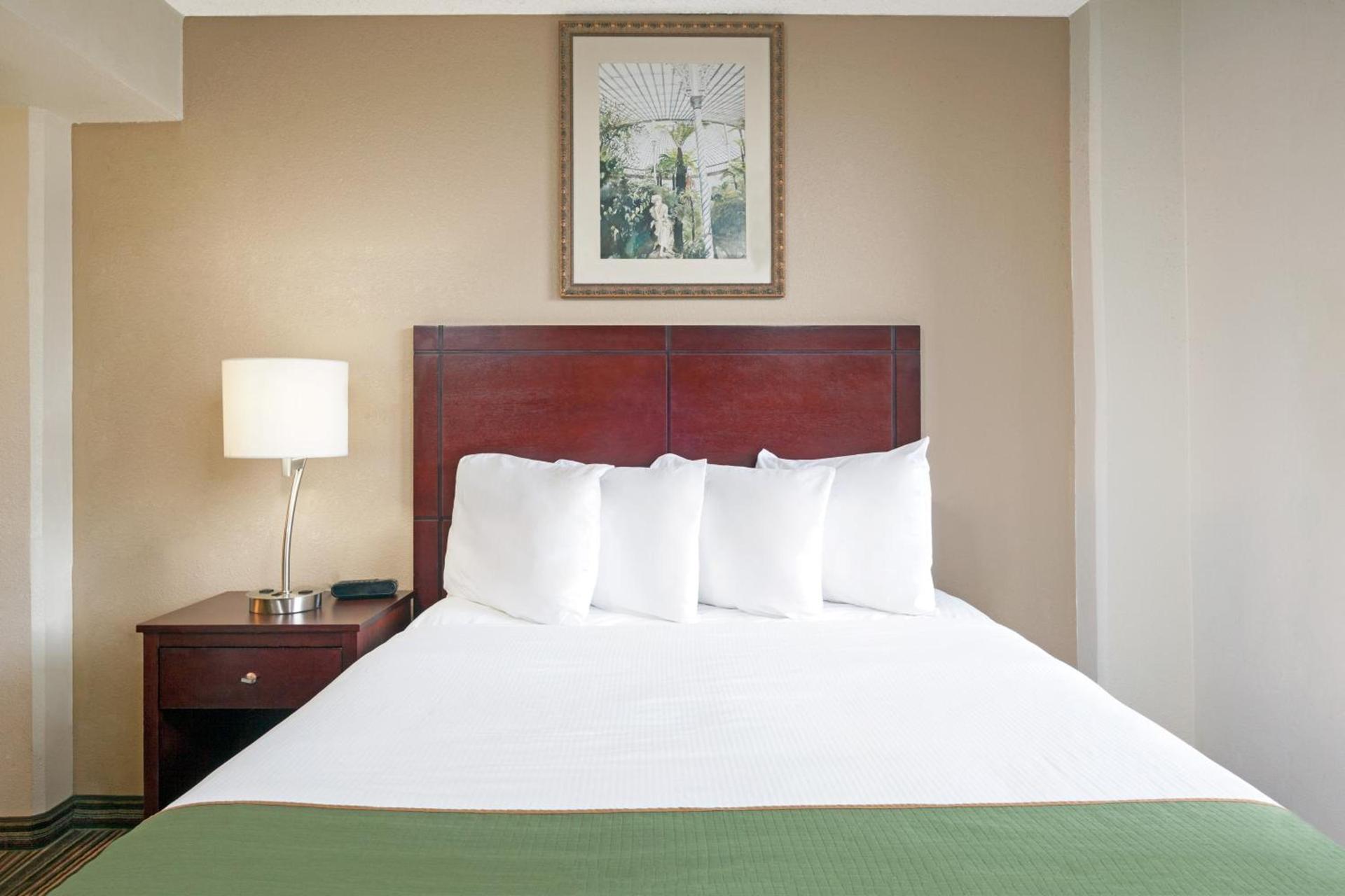 Hawthorn Extended Stay by Wyndham Richardson photo 33