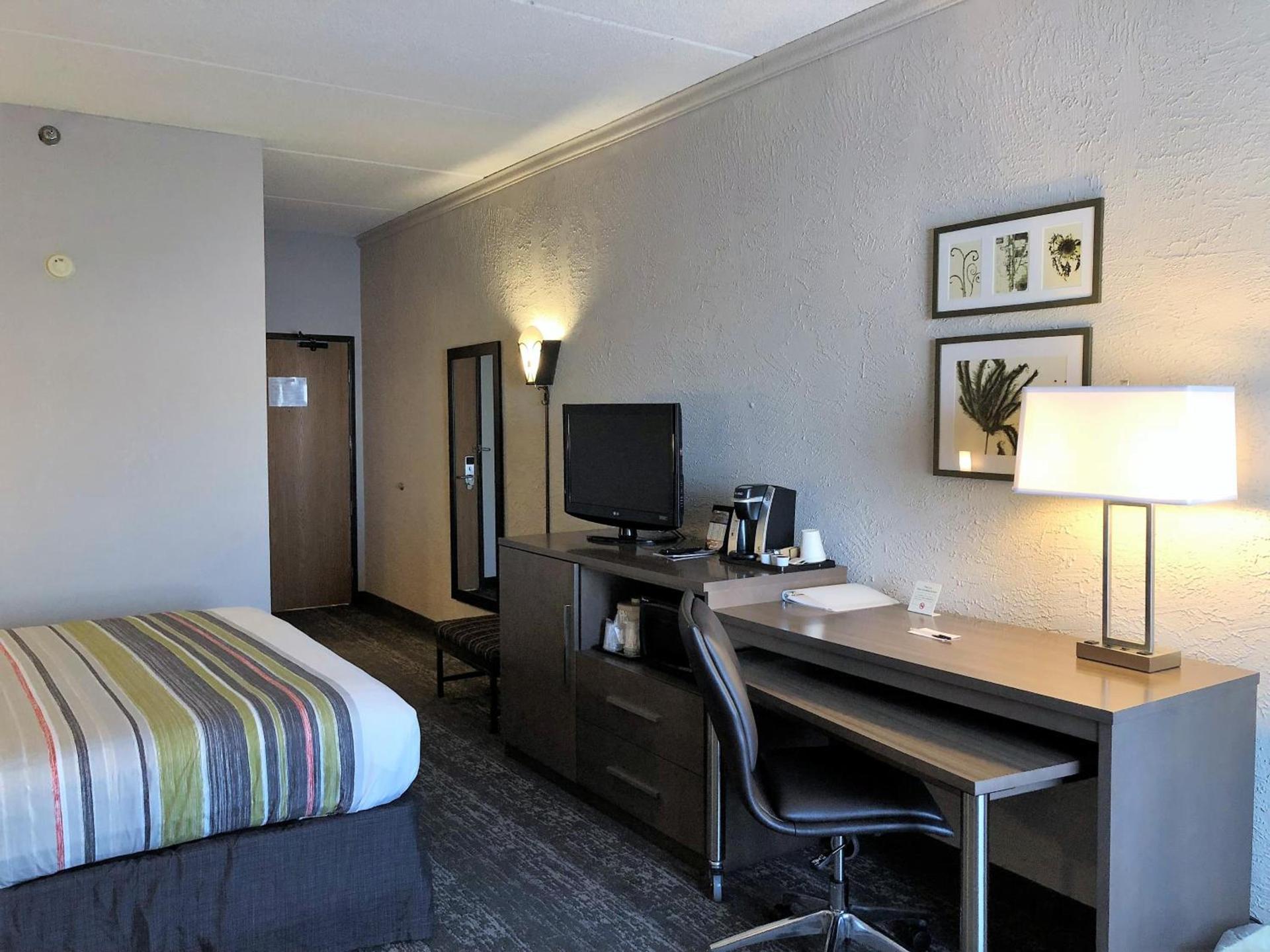 Country Inn & Suites by Radisson, Mt Pleasant-Racine West, WI photo 51