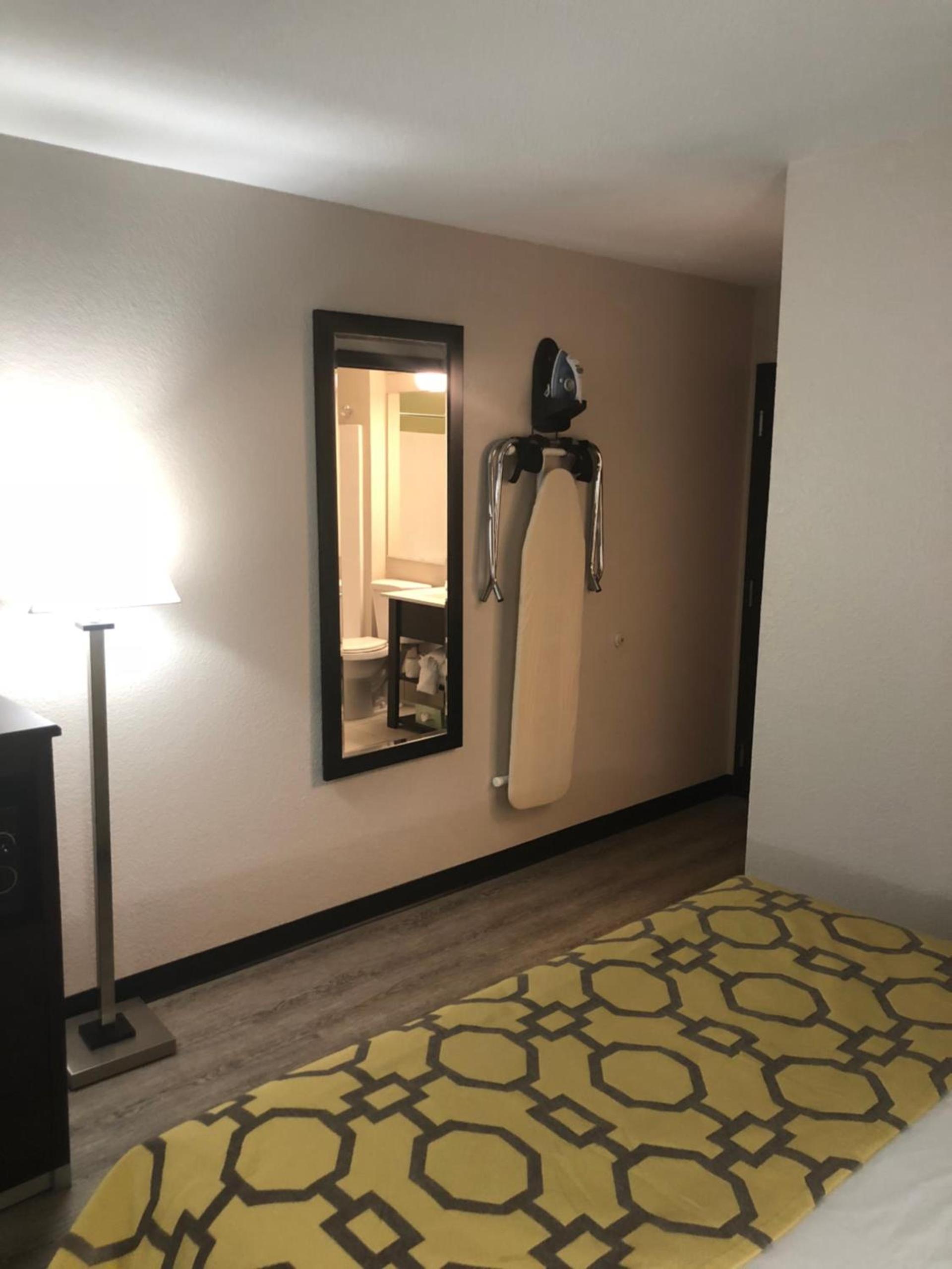 Baymont by Wyndham Phoenix I-10 near 51st Ave photo 41