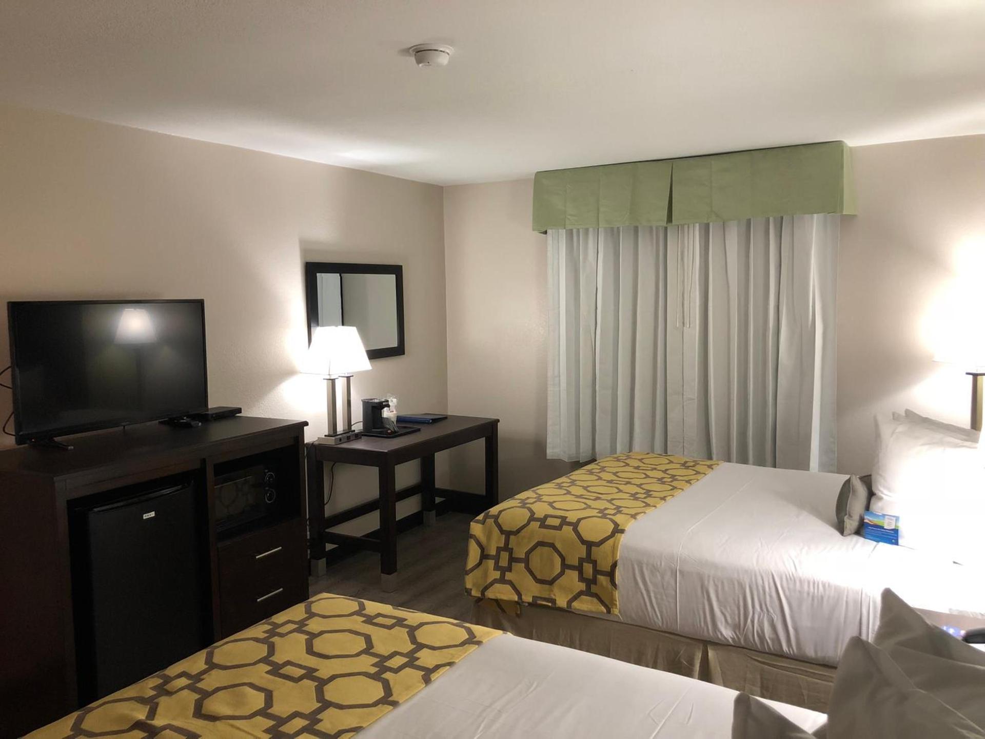 Baymont by Wyndham Phoenix I-10 near 51st Ave photo 55