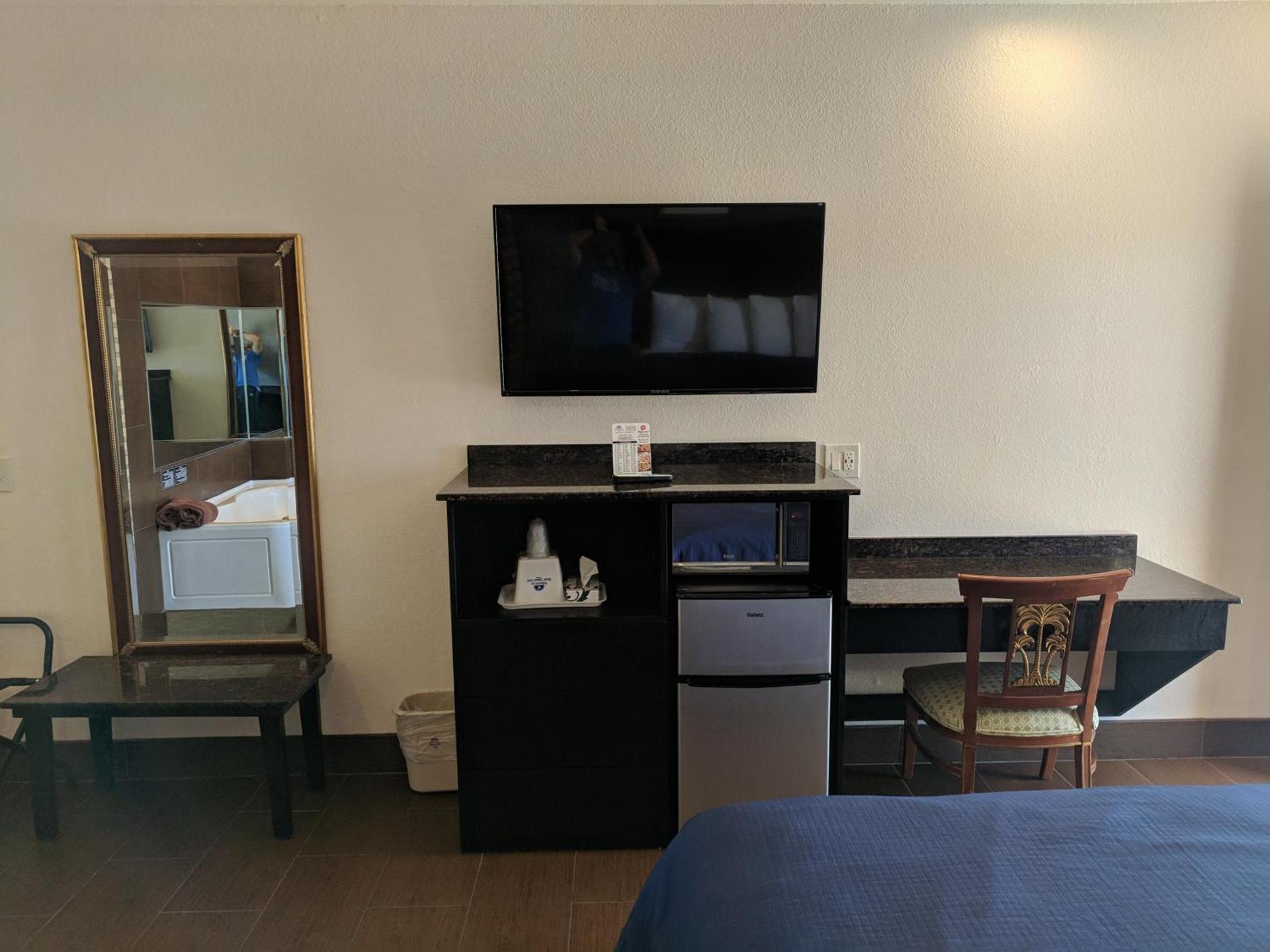 Americas Best Value Inn - Brownsville photo 7