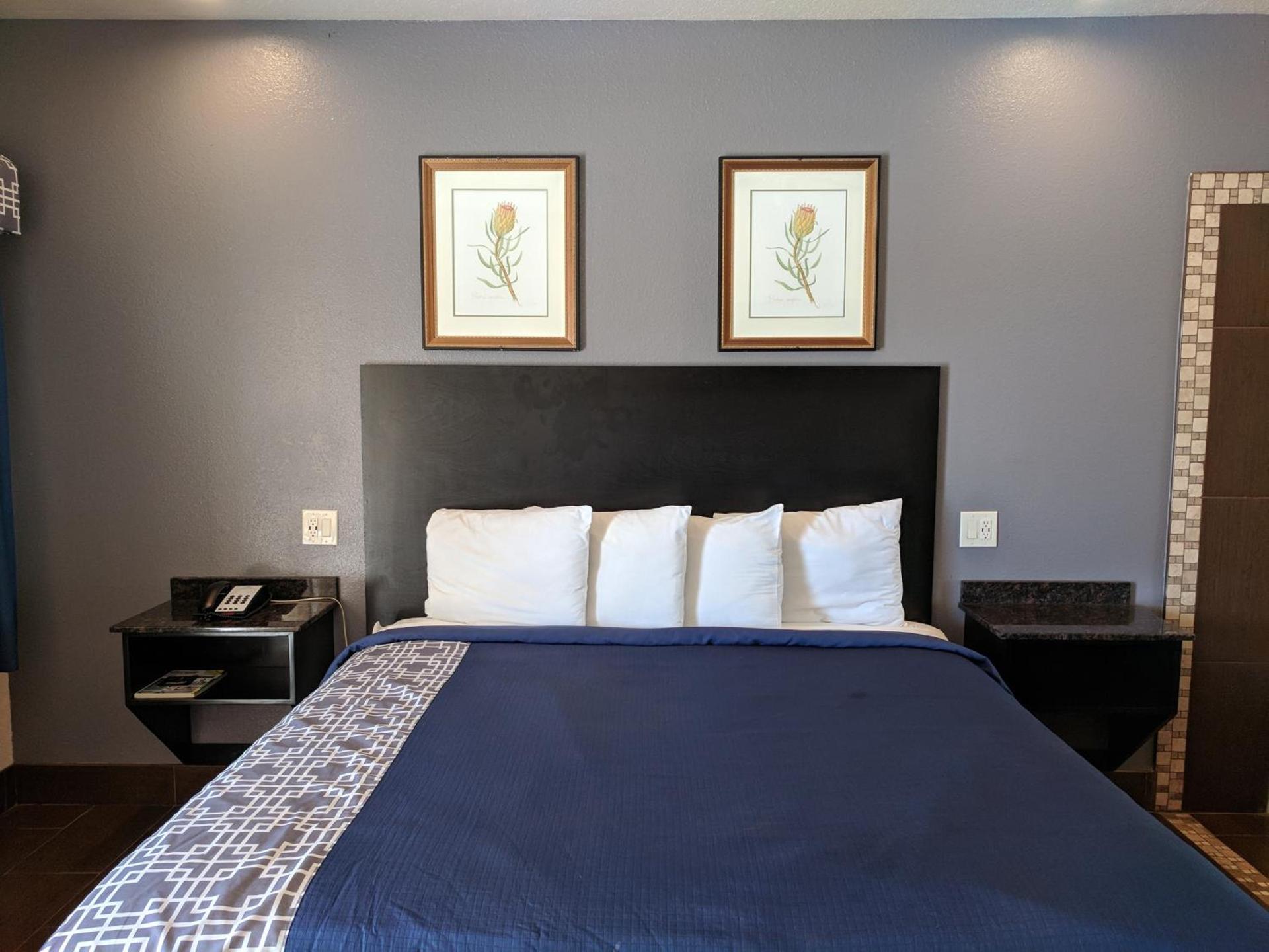 Americas Best Value Inn - Brownsville photo 8