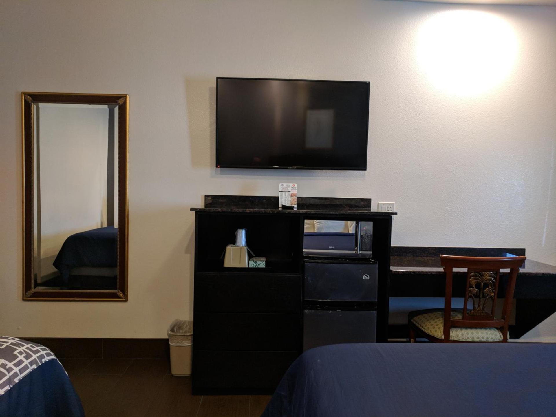 Americas Best Value Inn - Brownsville photo 10
