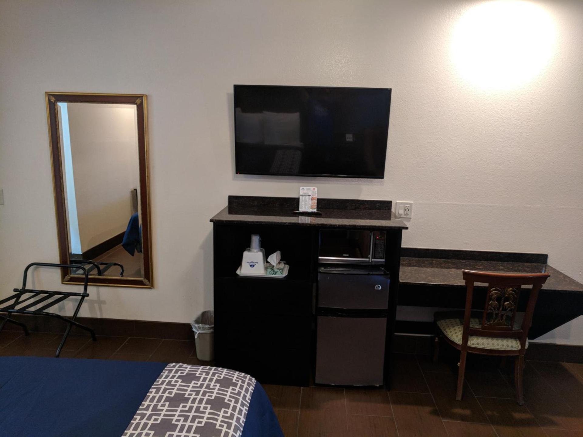 Americas Best Value Inn - Brownsville photo 19