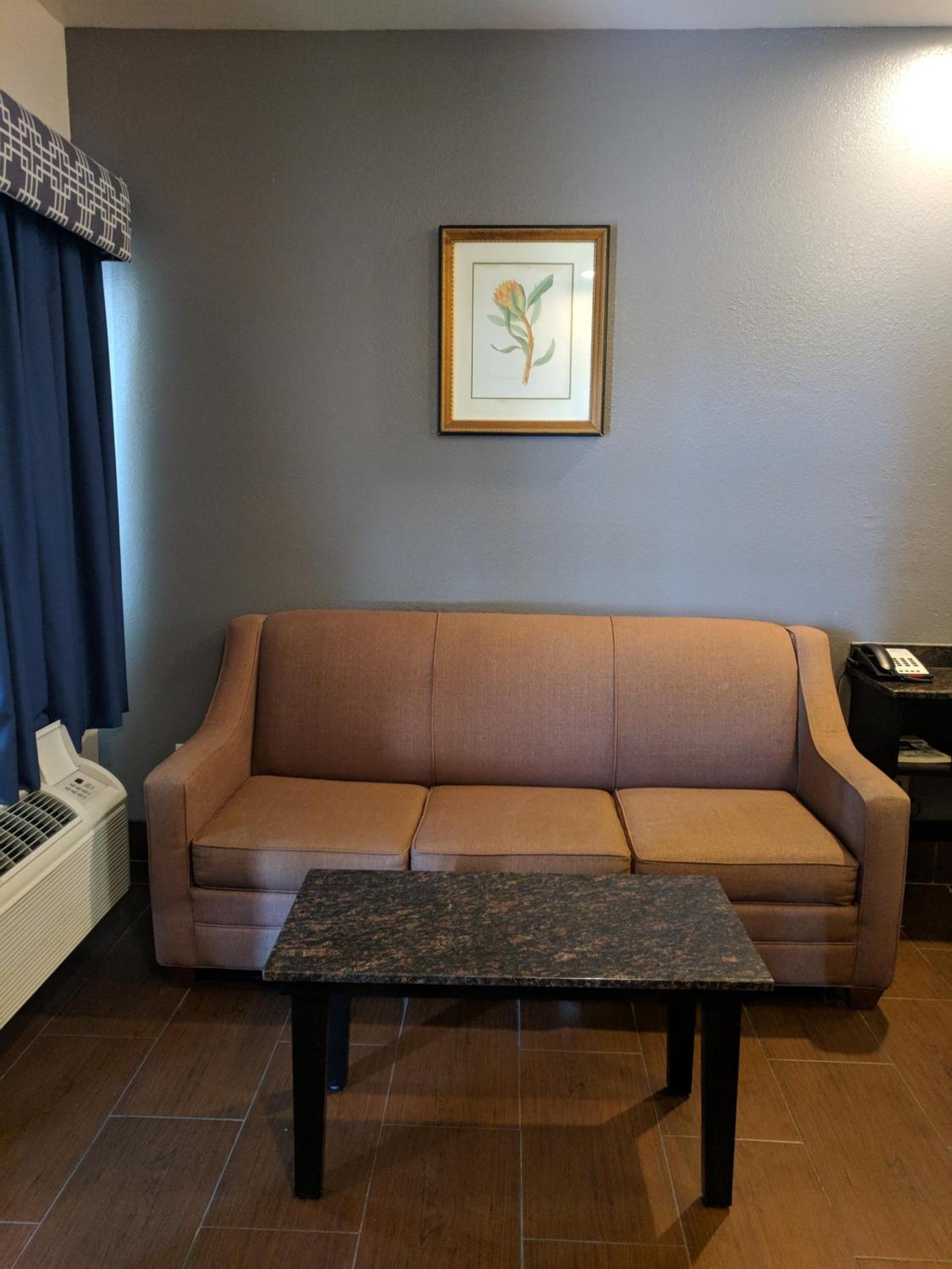 Americas Best Value Inn - Brownsville photo 20