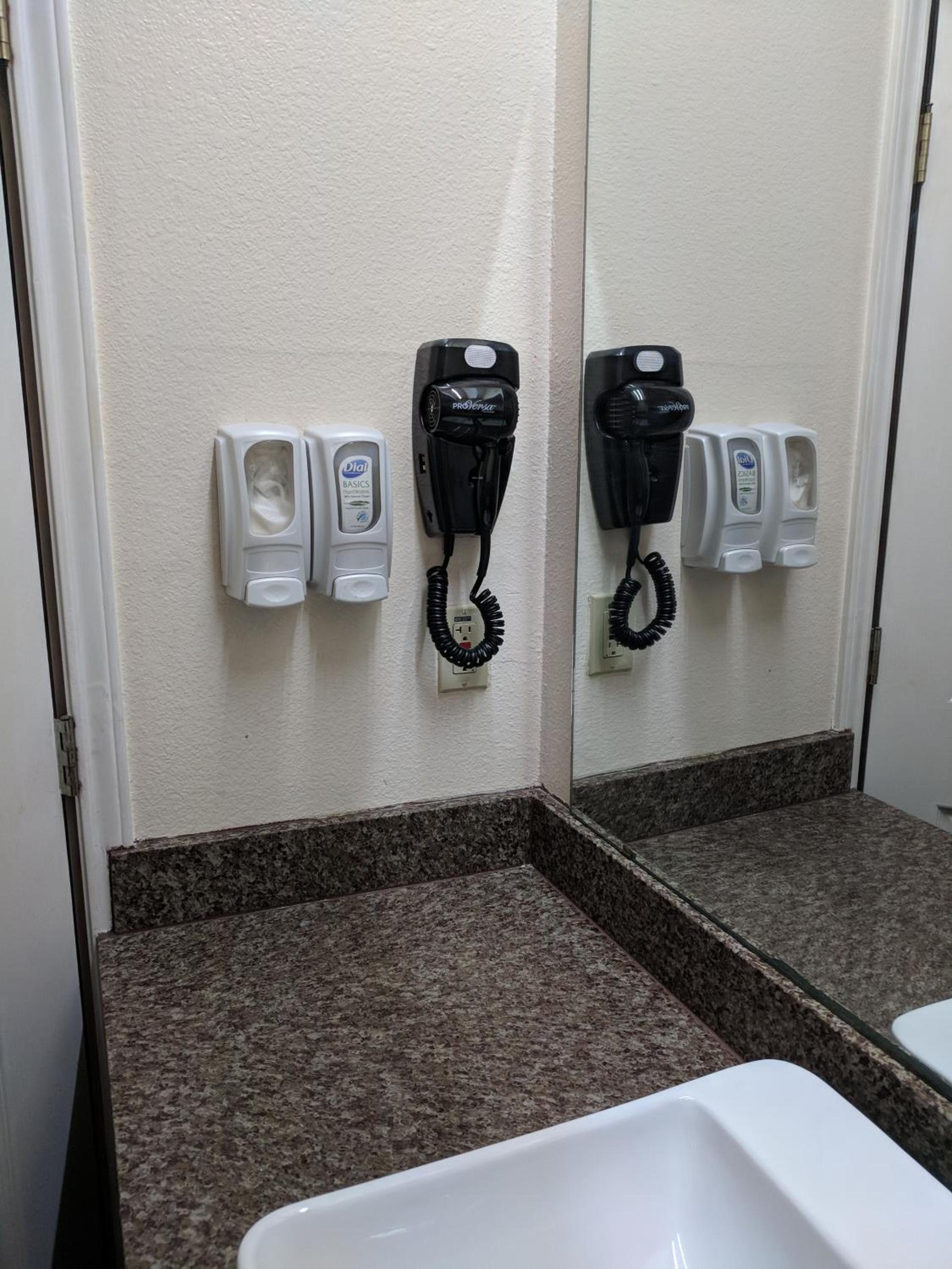 Americas Best Value Inn - Brownsville photo 24