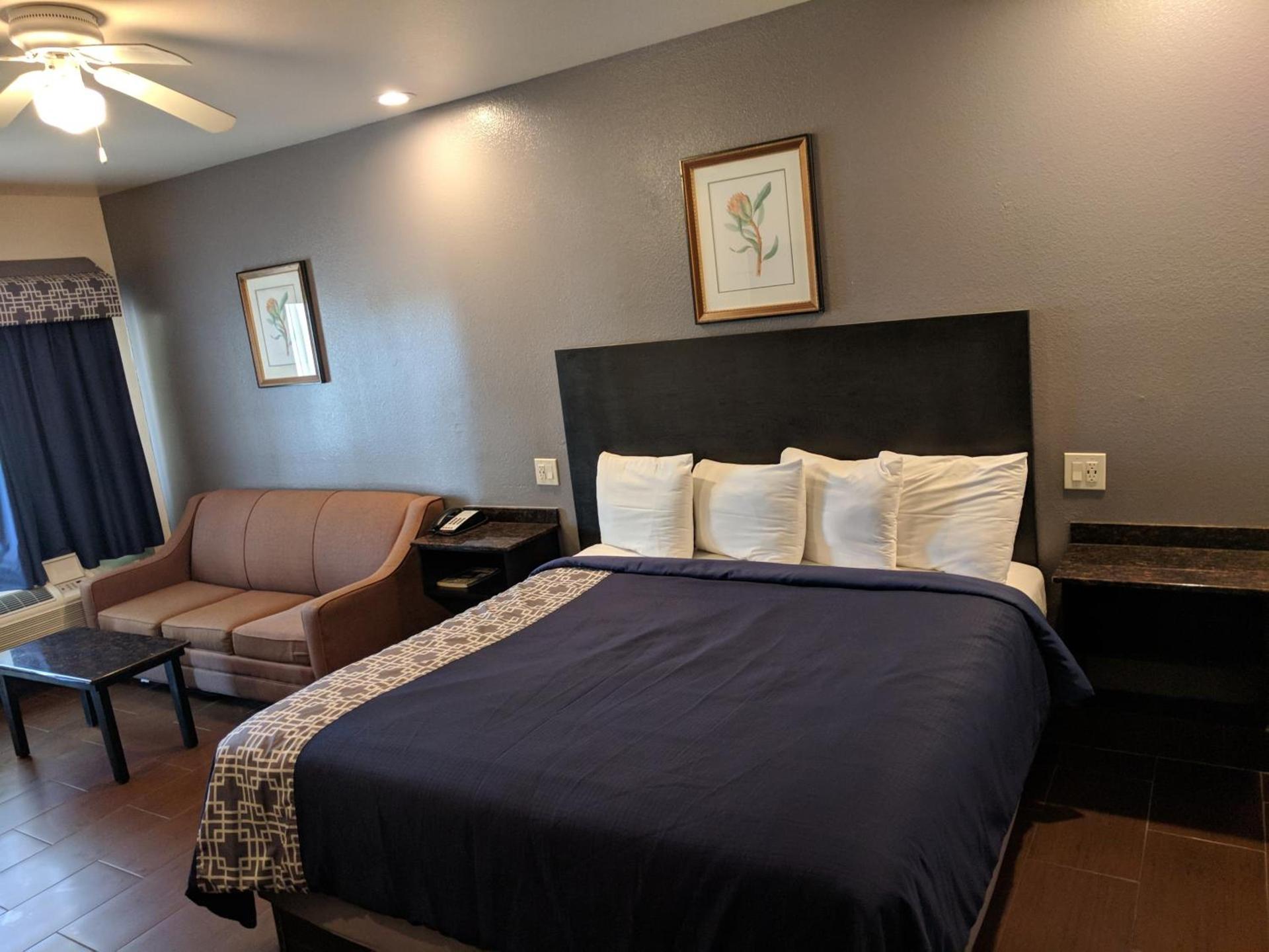 Americas Best Value Inn - Brownsville photo 25
