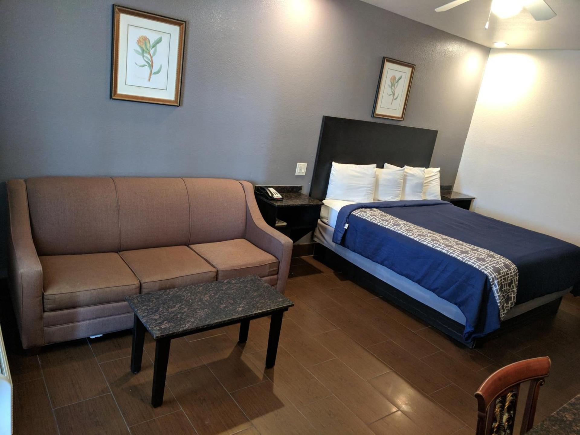 Americas Best Value Inn - Brownsville photo 26
