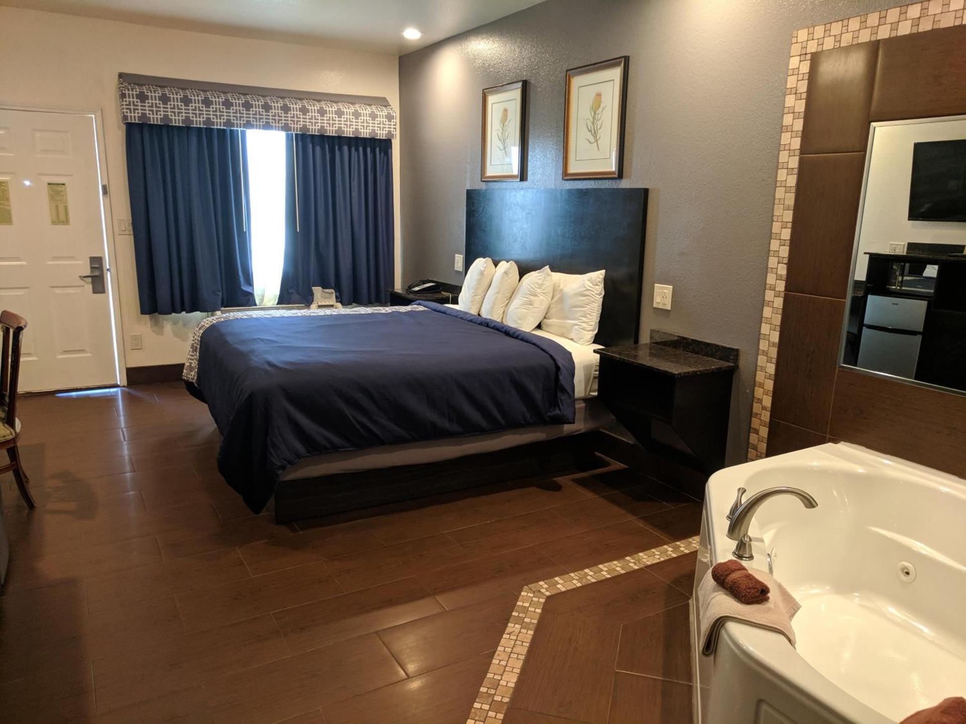 Americas Best Value Inn - Brownsville photo 31