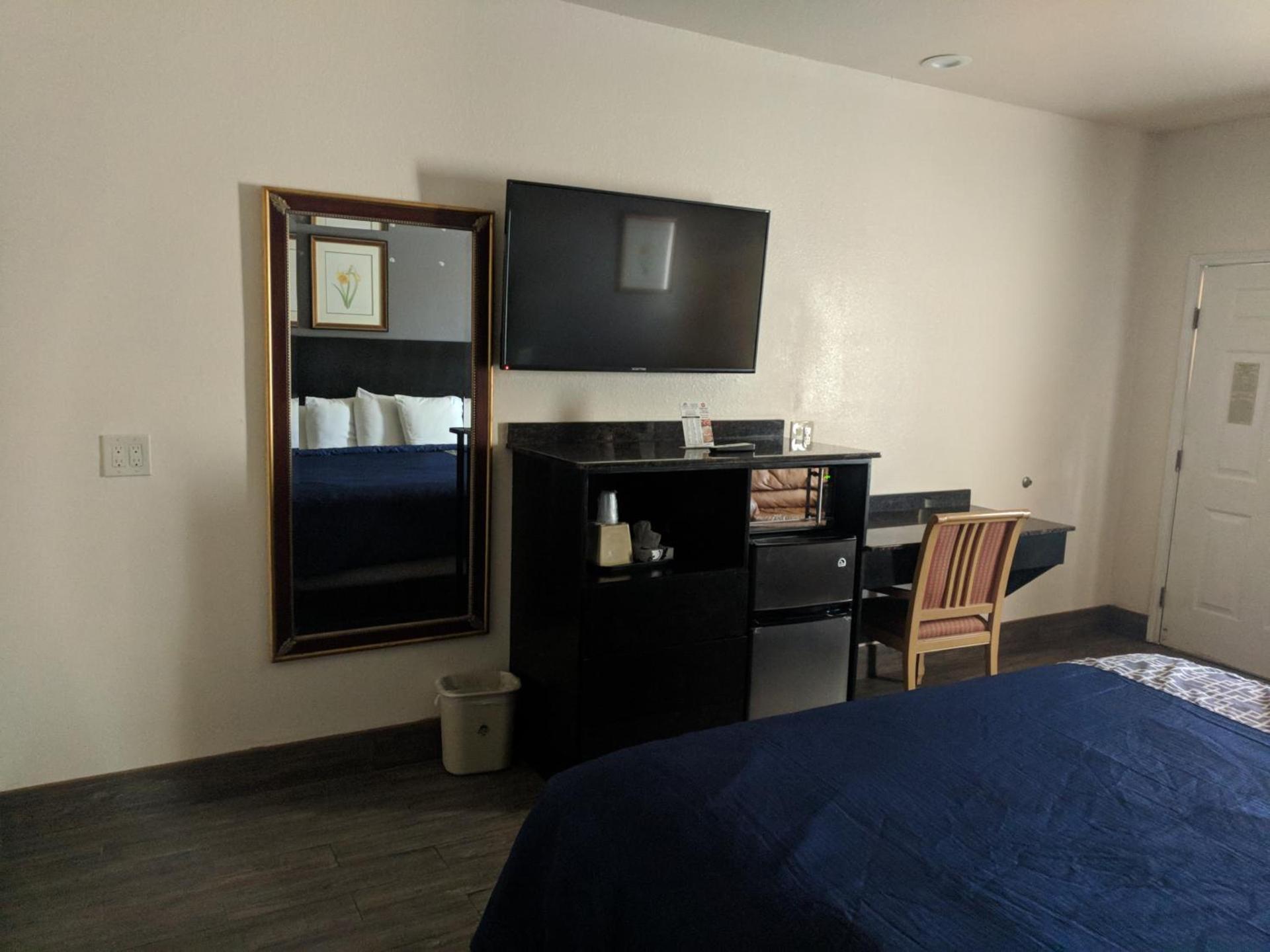 Americas Best Value Inn - Brownsville photo 4