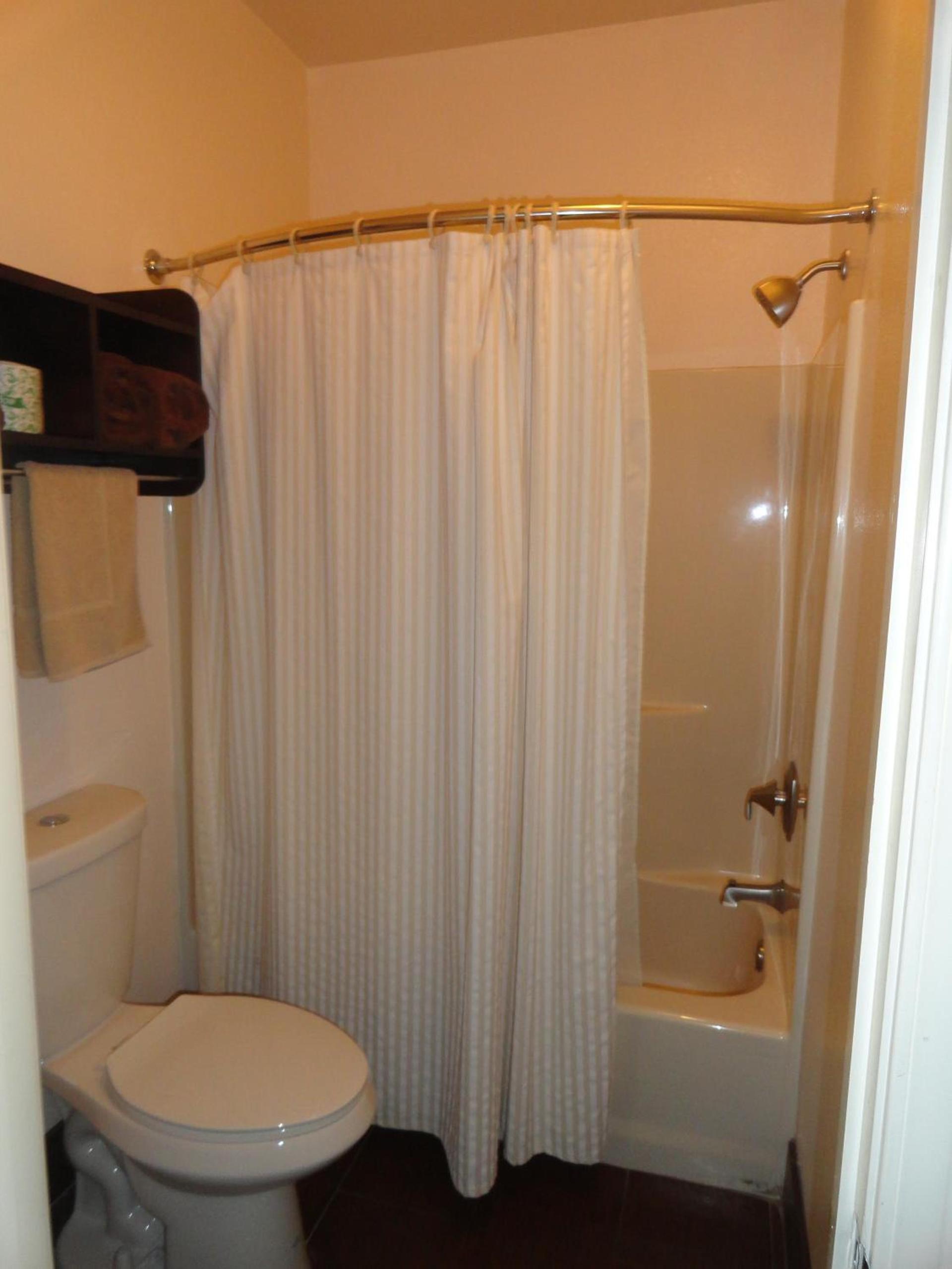 Americas Best Value Inn - Brownsville photo 38