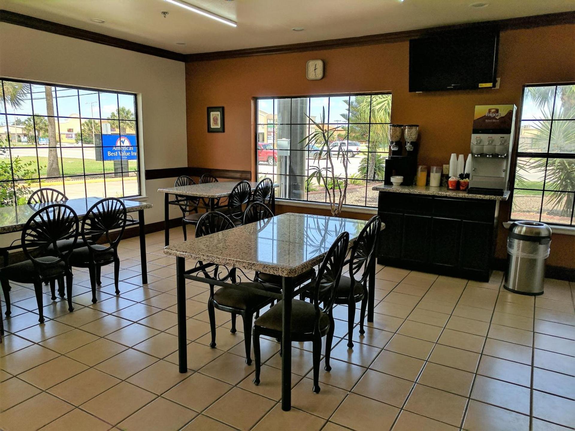 Americas Best Value Inn - Brownsville photo 43